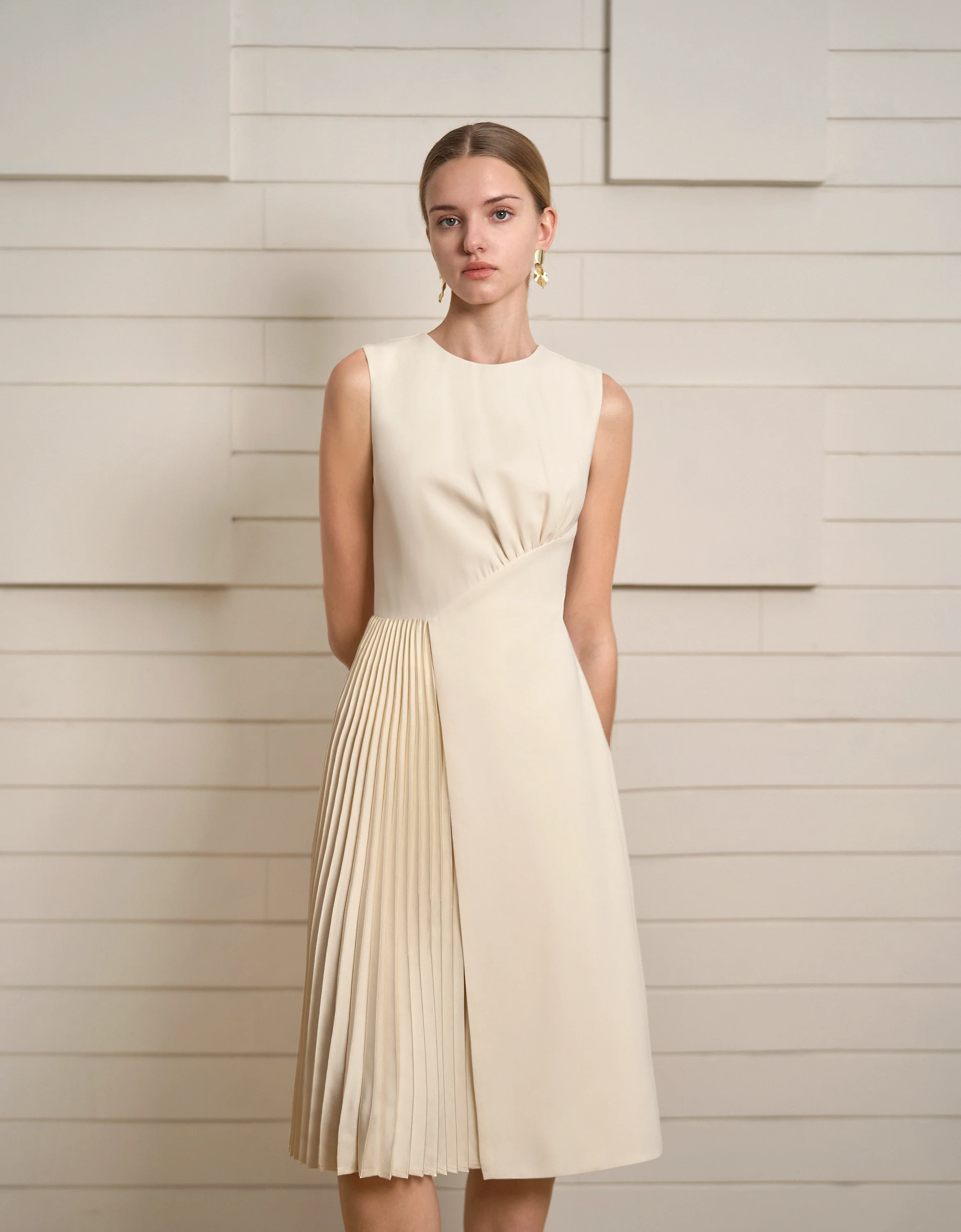 Asymmetric Pleated Sleeveless Midi Dress - Image 3