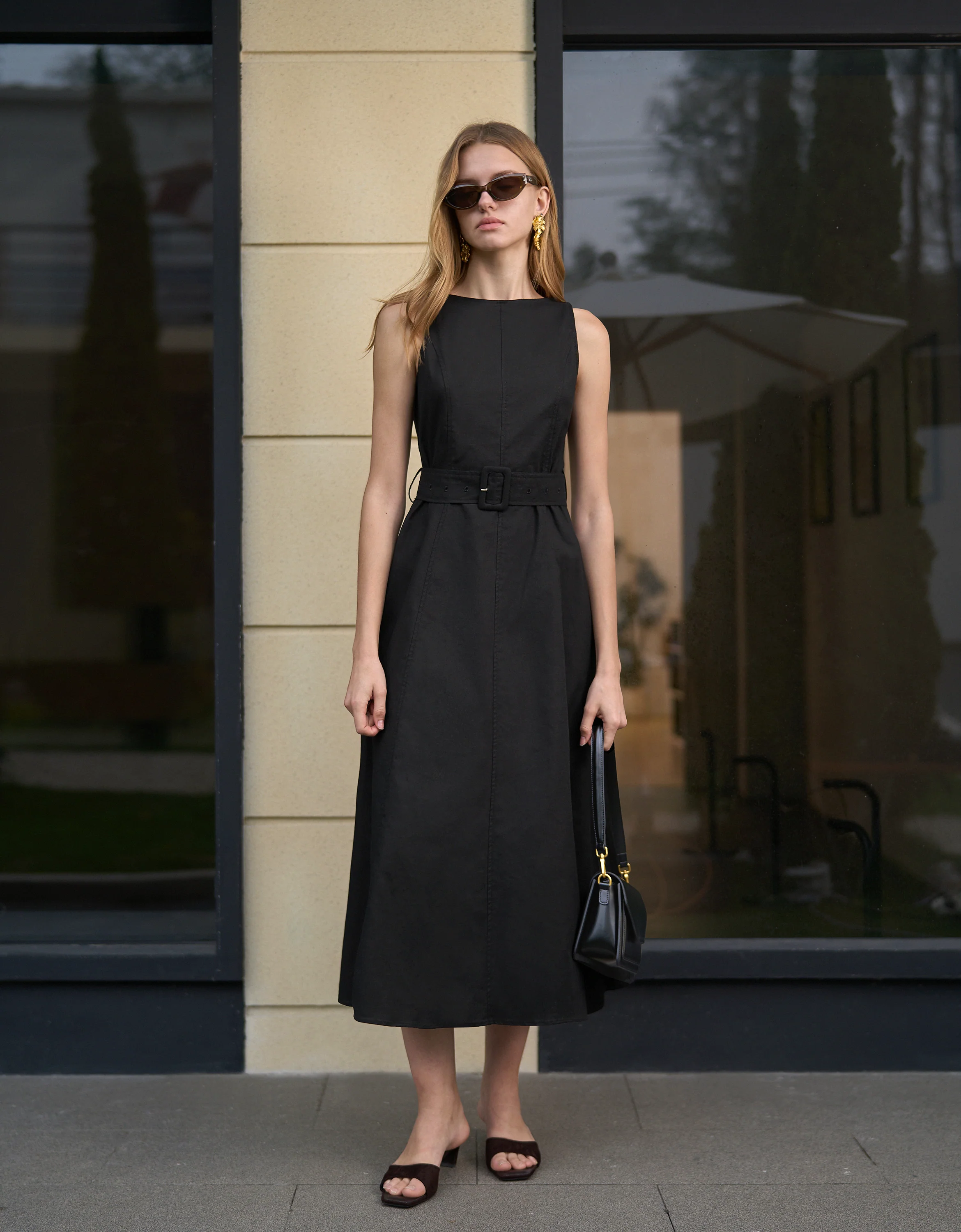 Boat Neck Sleeveless Dress