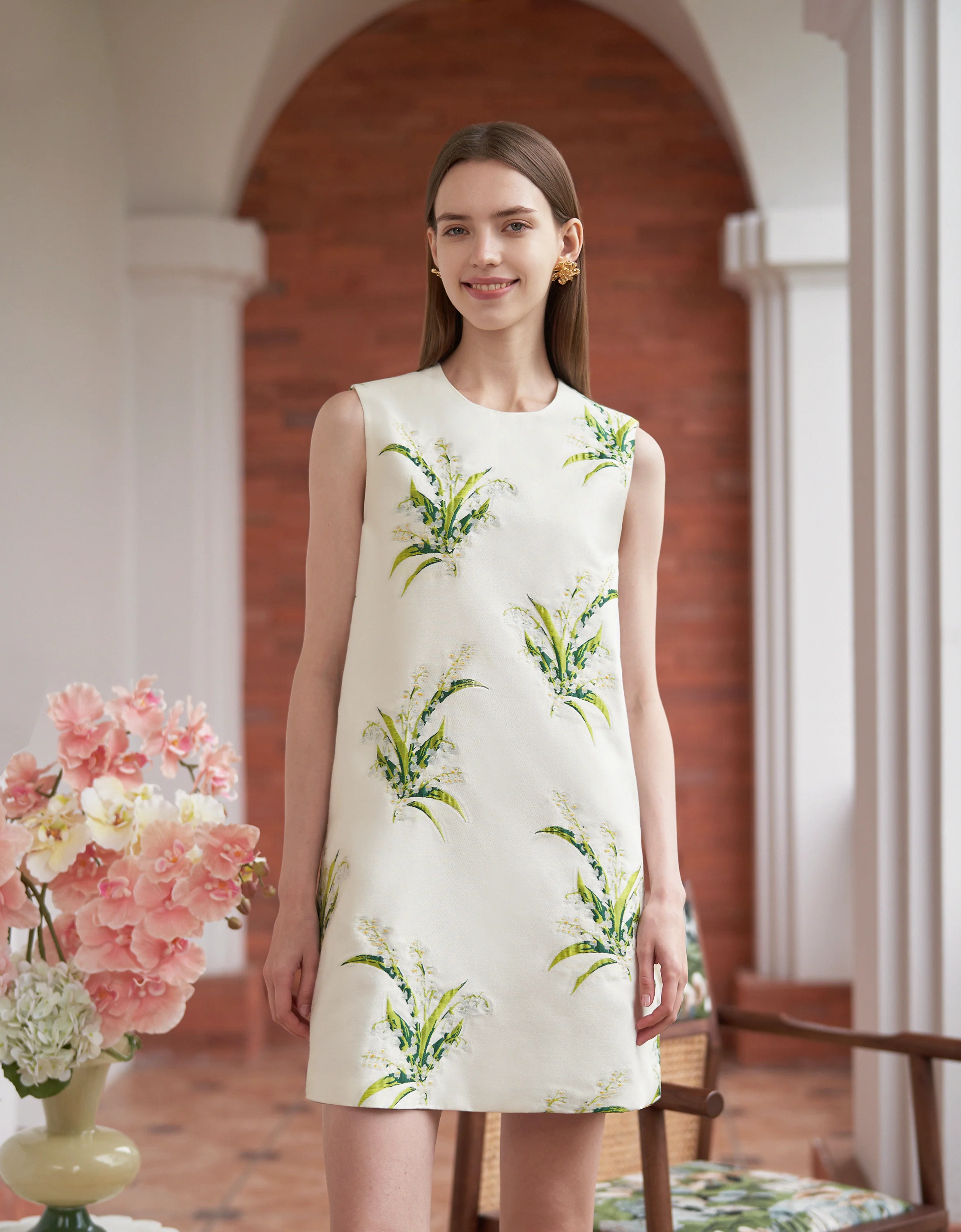 Botanical Print Round Neck Sleeveless Jacquard Dress