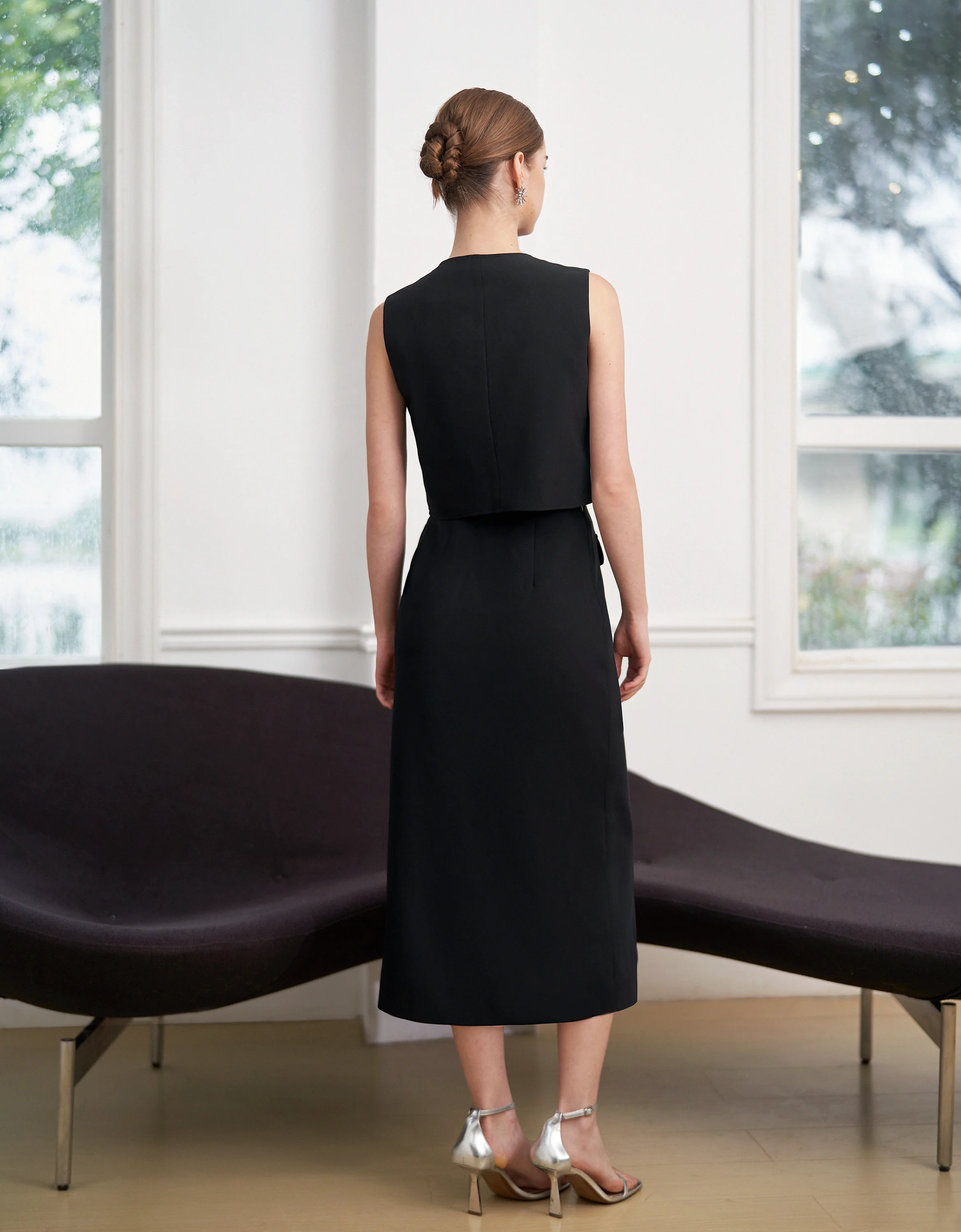 Button Front Sleeveless Crop Top - Image 4