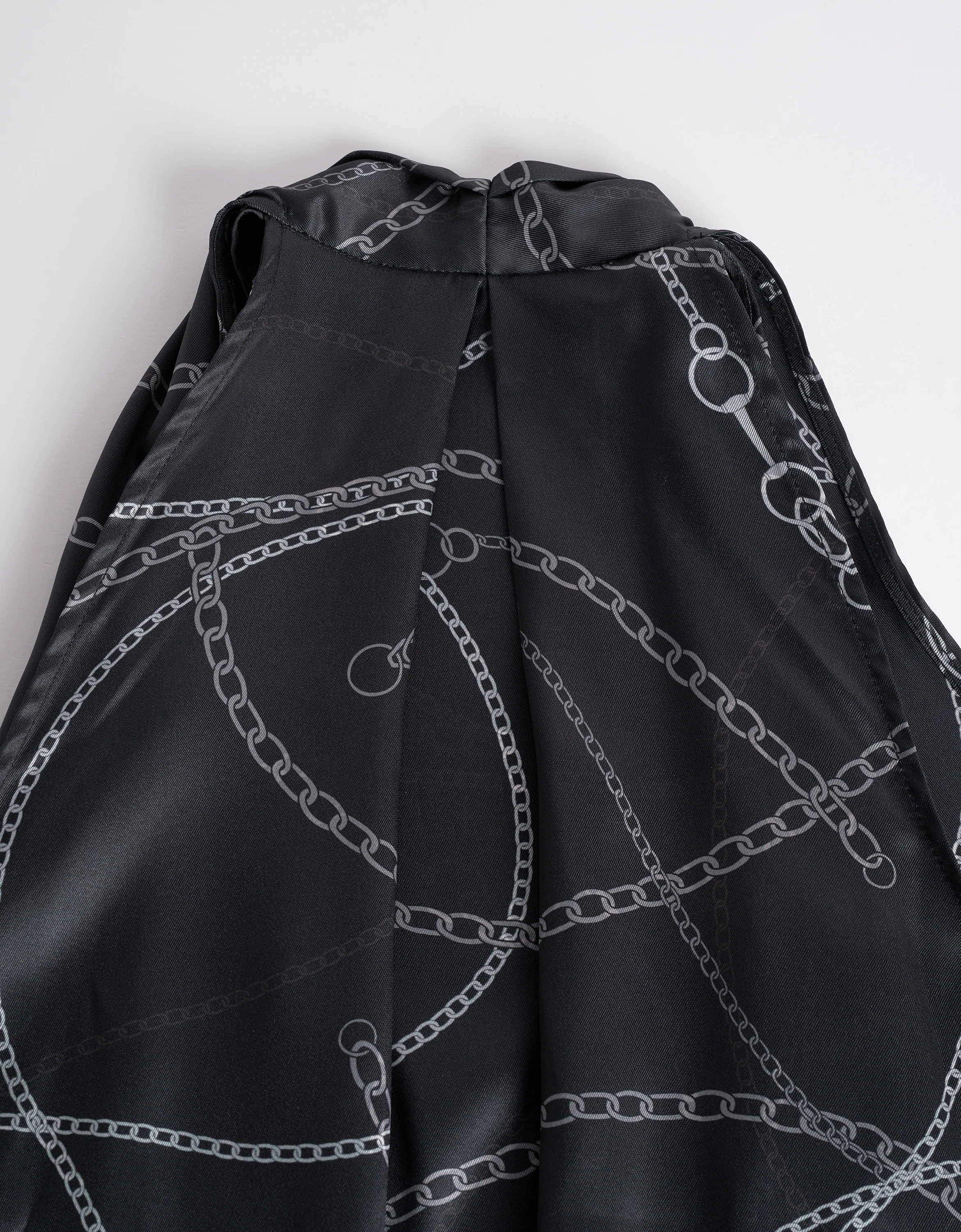 Chain Print Asymmetric Sleeveless Top - Image 7