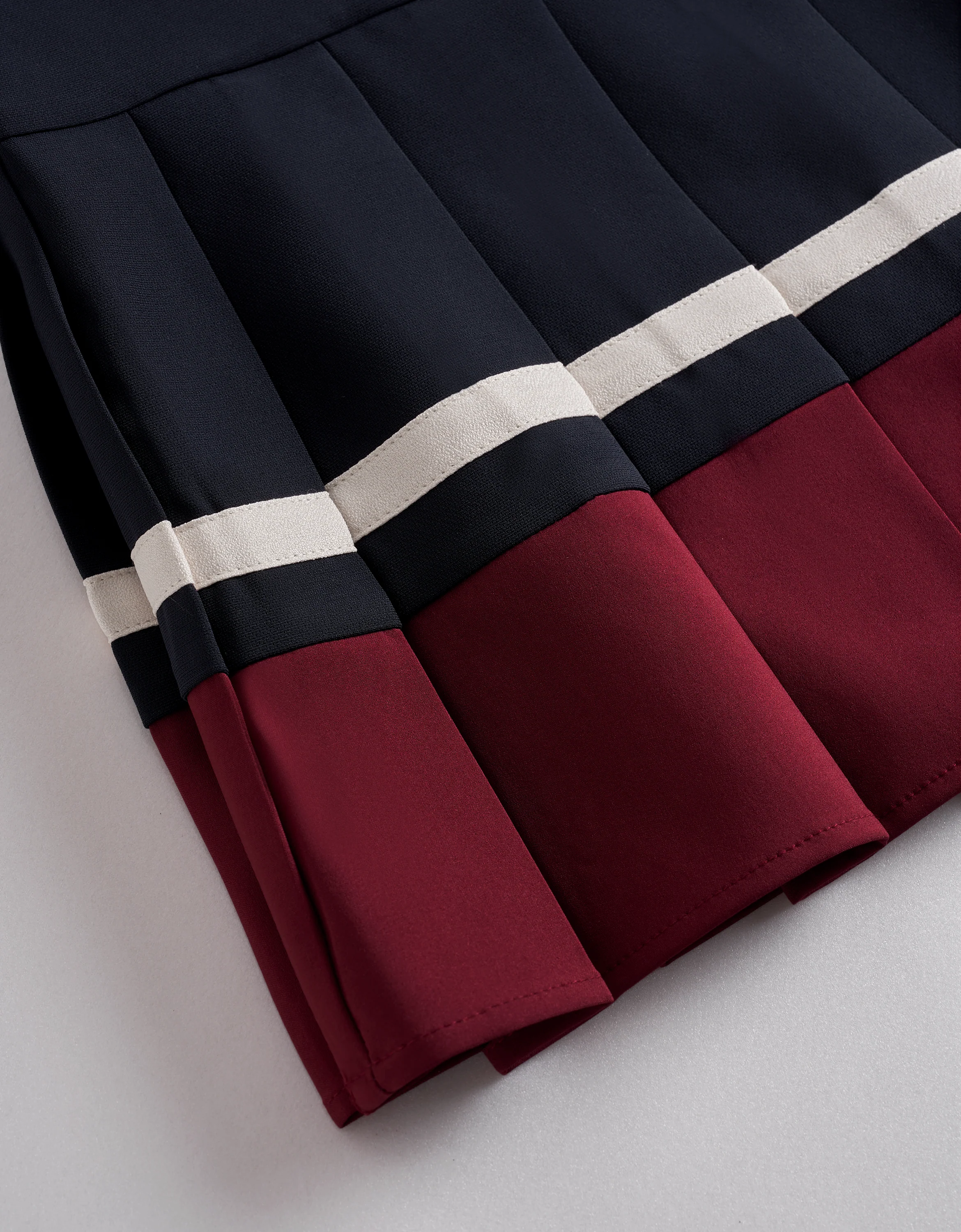 Colorblock Pleated Hem Short Sleeve Dress - Image 5