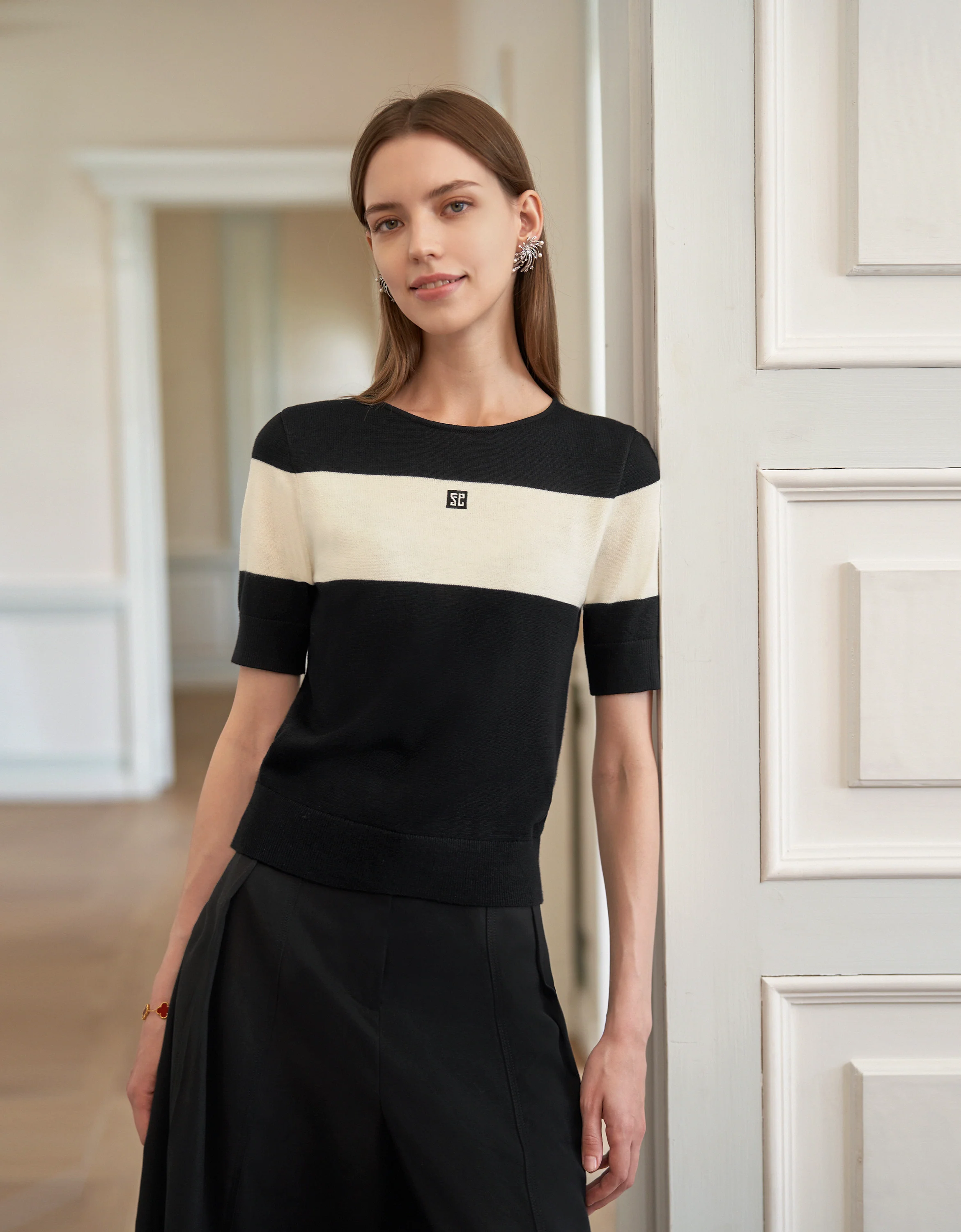 Colorblock Short Sleeve Knitted Logo Top