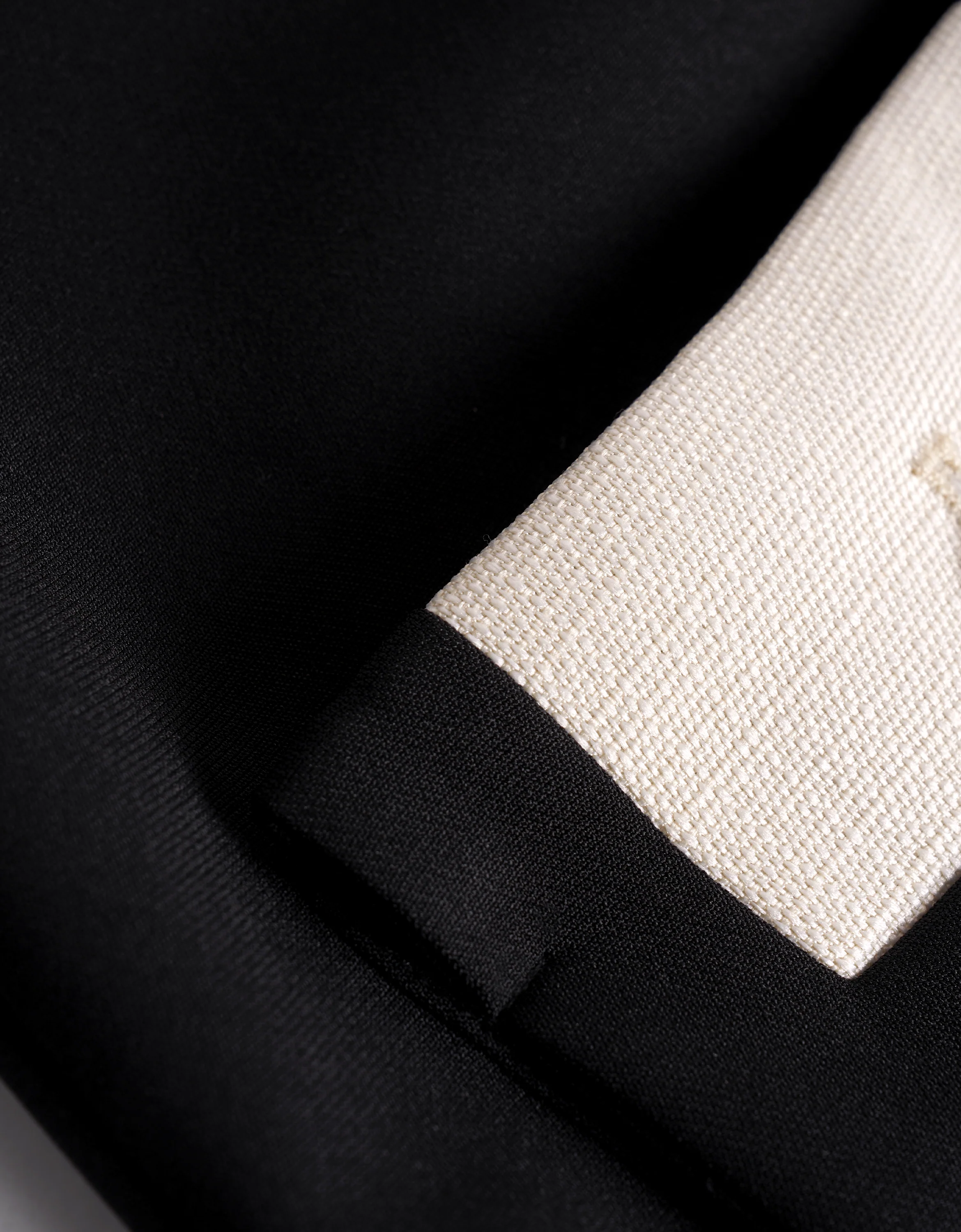 Contrast Detail Round Neck Sleeveless Dress - Image 8