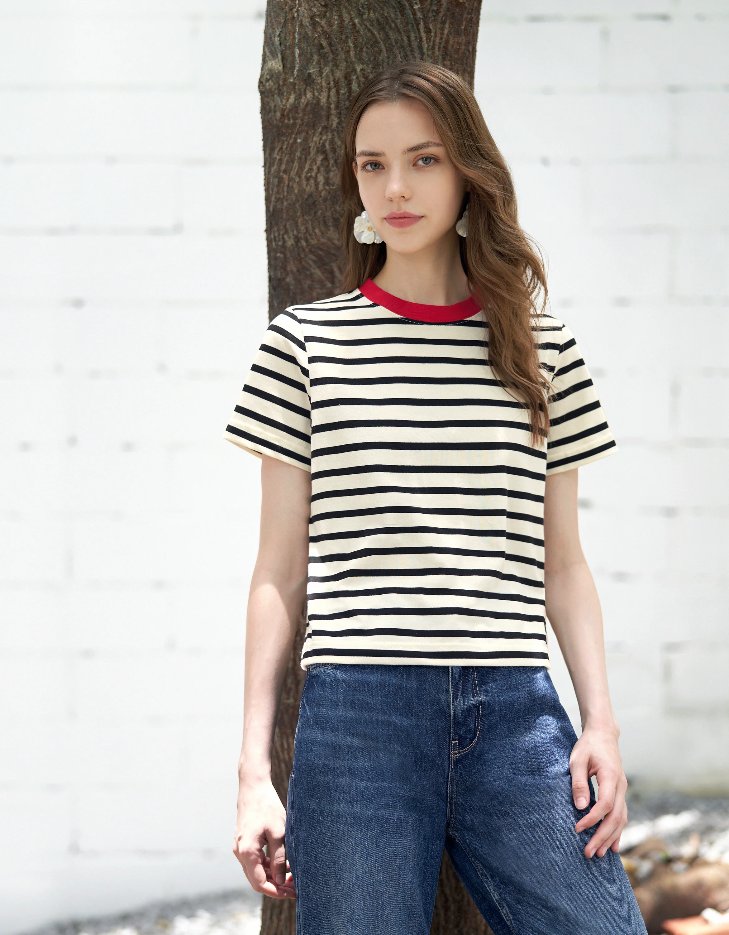 Contrast Neckline Stripe T-Shirt - Image 11