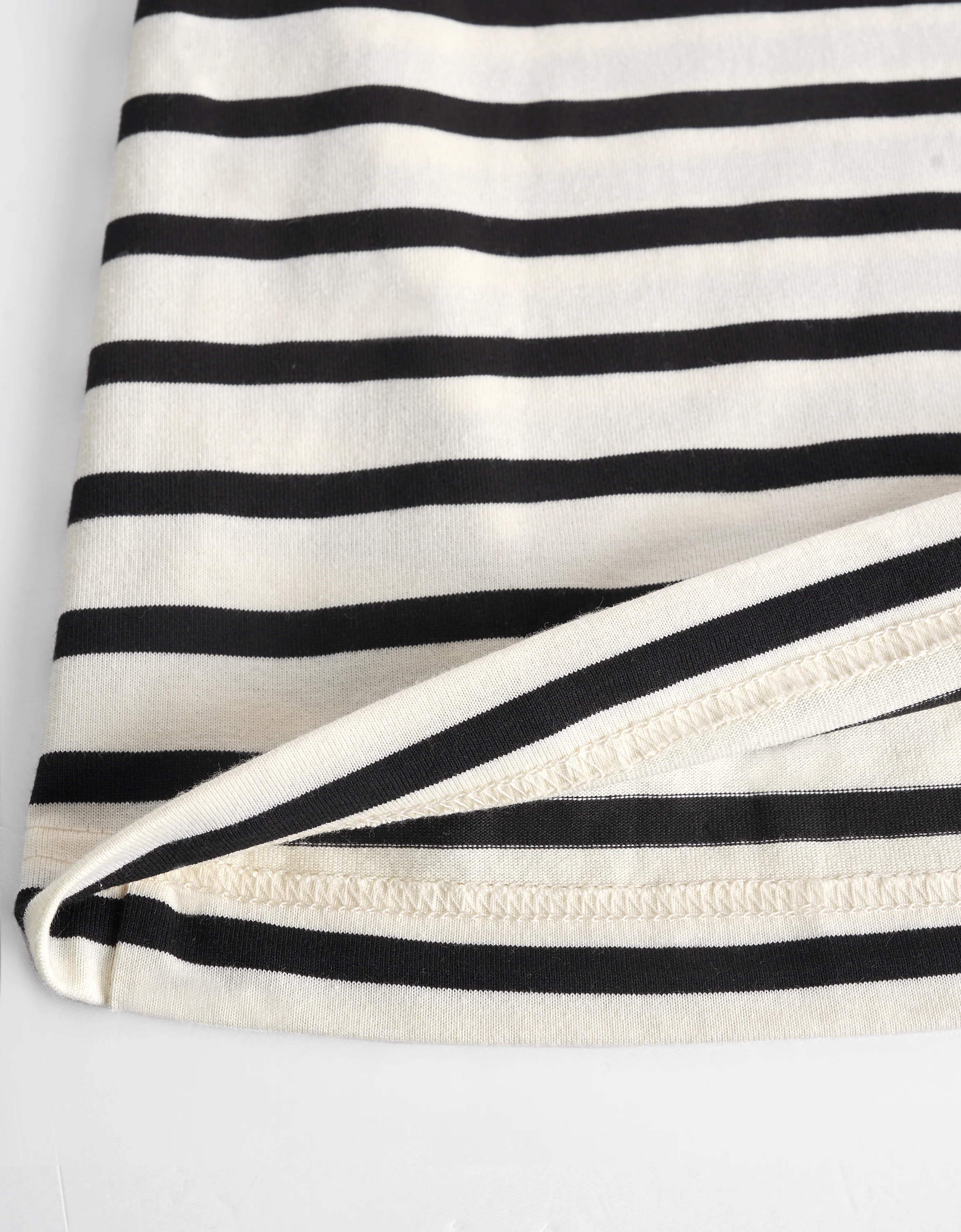 Contrast Neckline Stripe T-Shirt - Image 17