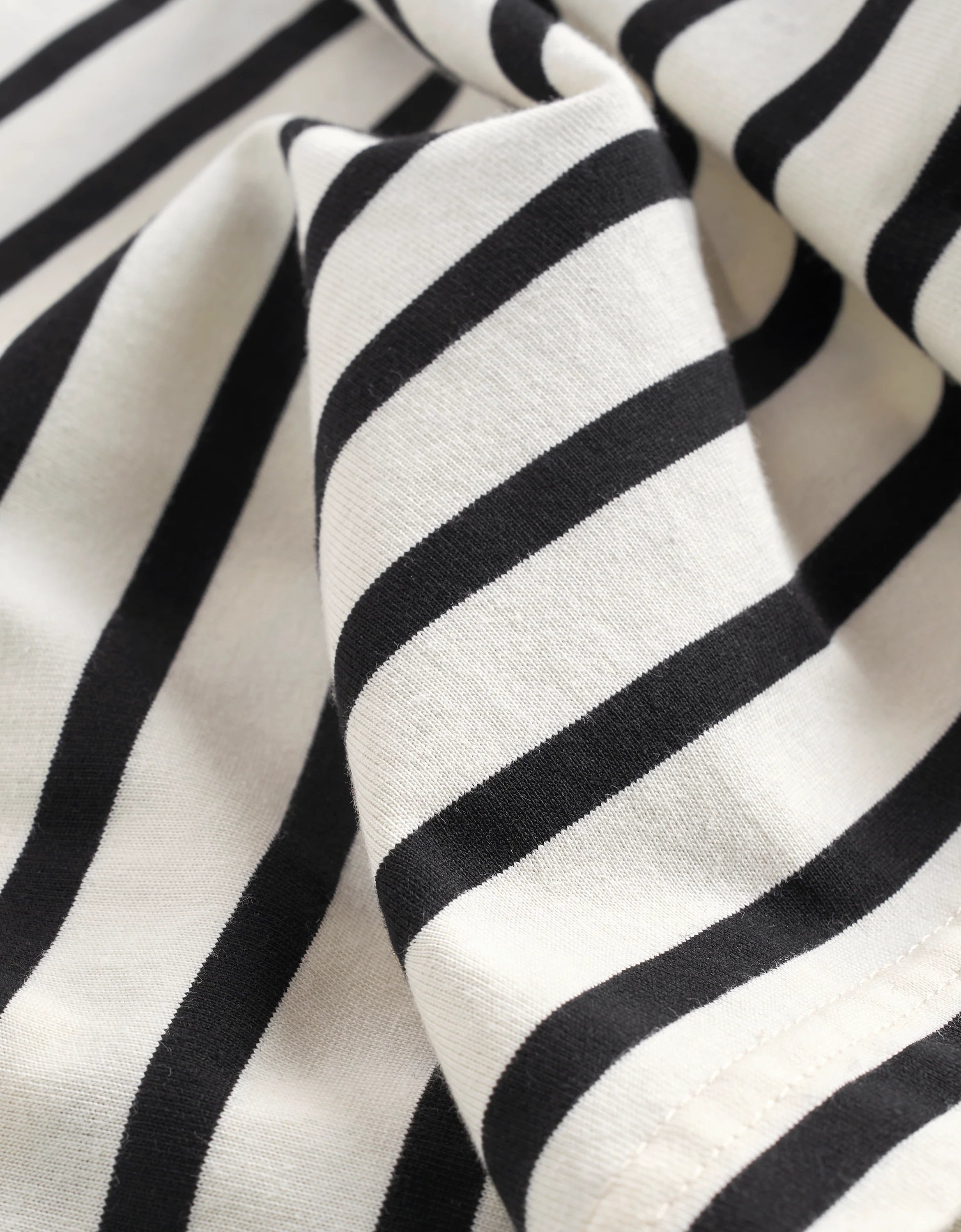 Contrast Neckline Stripe T-Shirt - Image 18