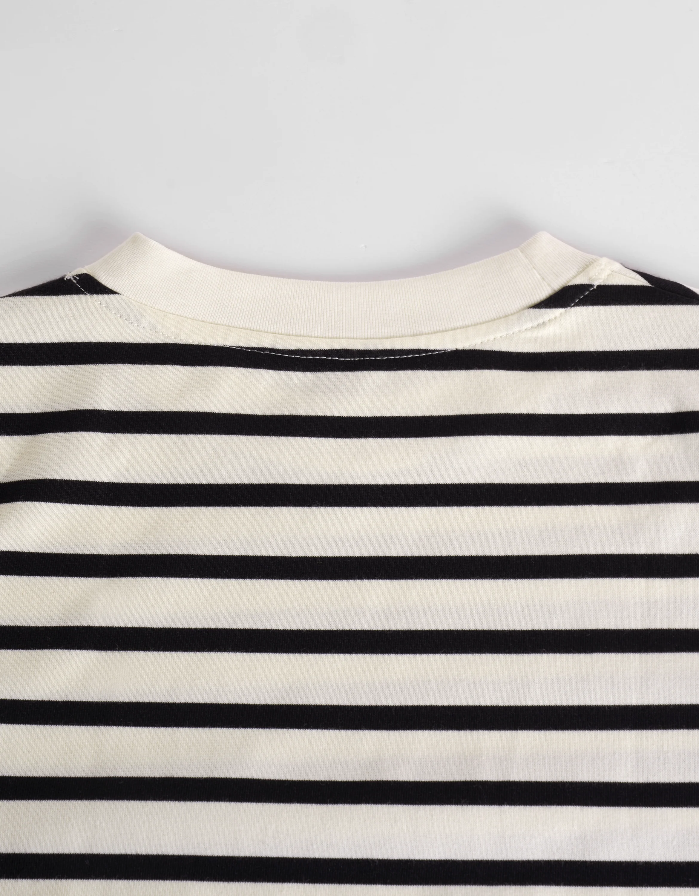 Contrast Neckline Stripe T-Shirt - Image 8