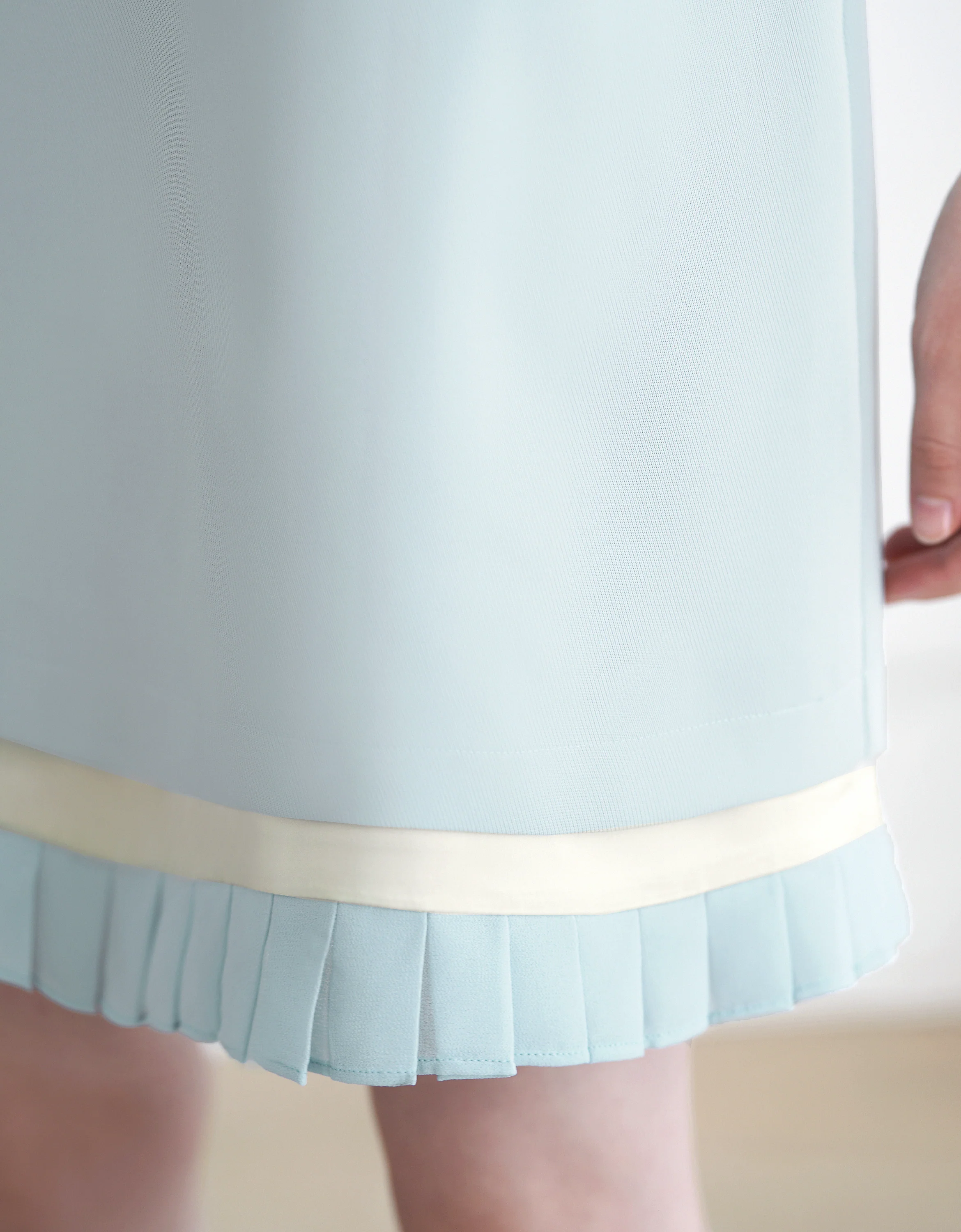 Contrast Trim Pleated Hem Sleeveless Dress - Image 12