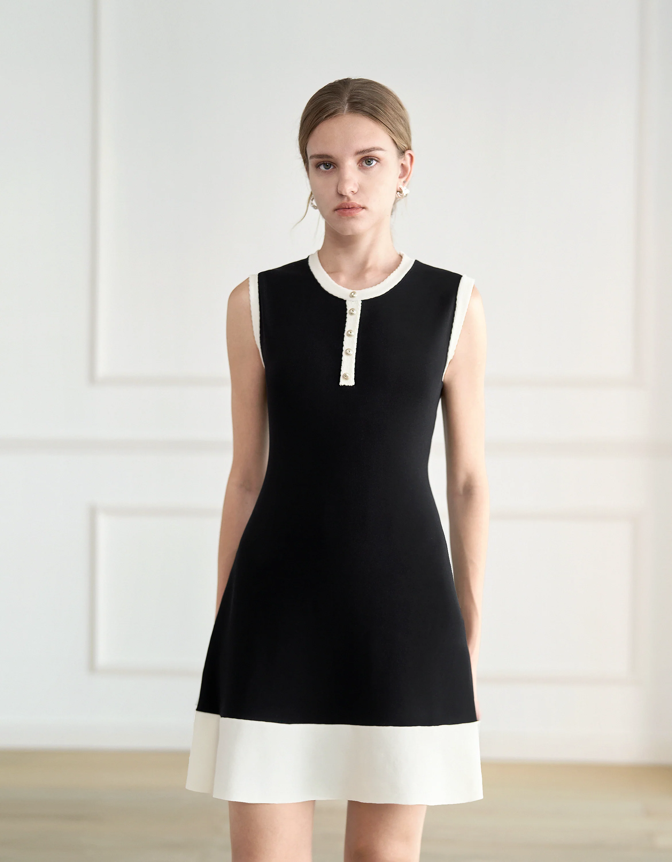 Contrast Trims Round Neck Knit Dress