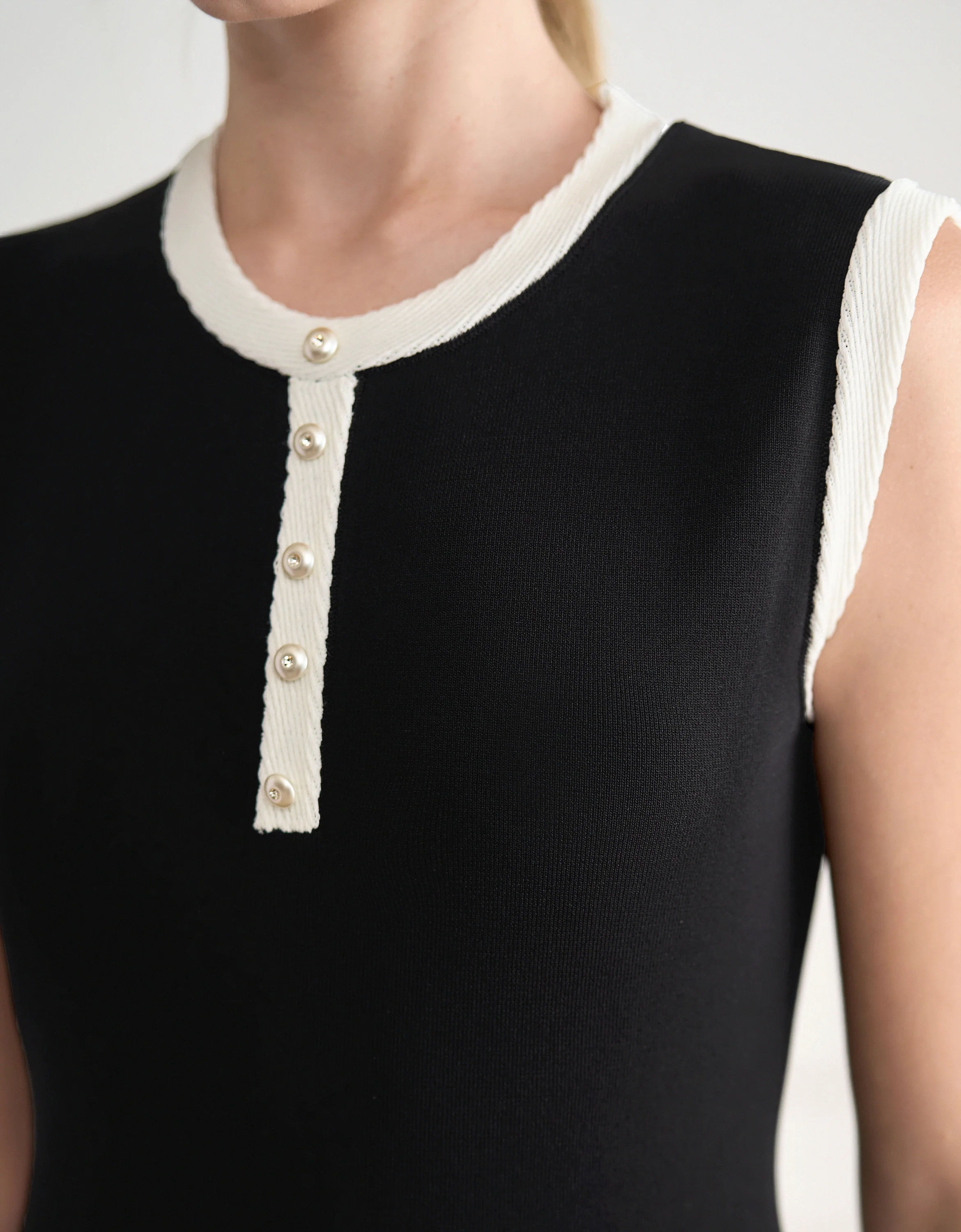 Contrast Trims Round Neck Knit Dress - Image 4