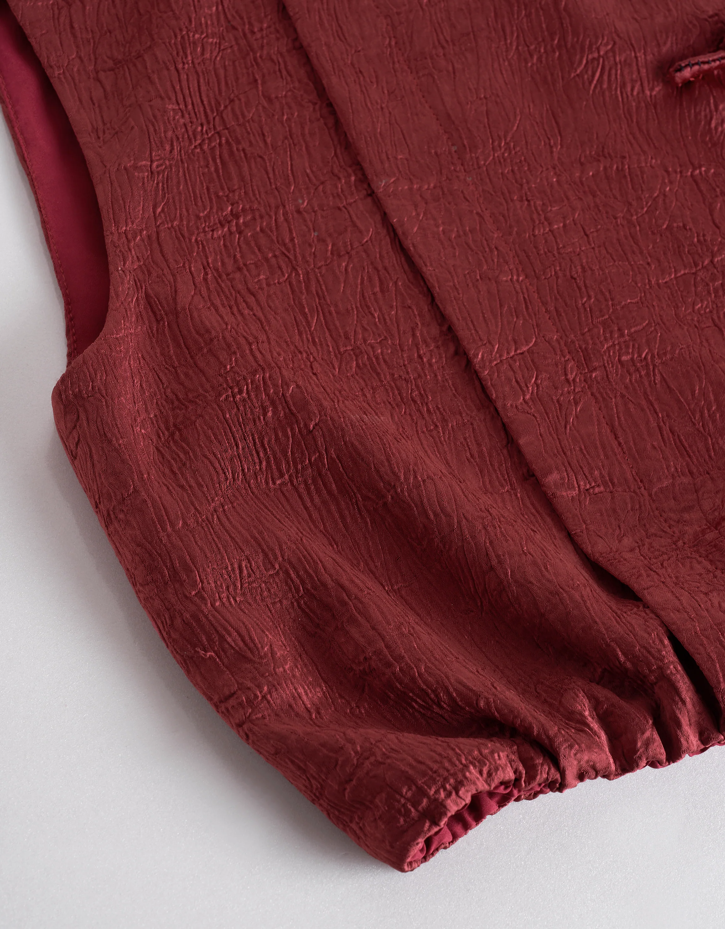 Elastic Hem Sleeveless Textured Top - Image 7