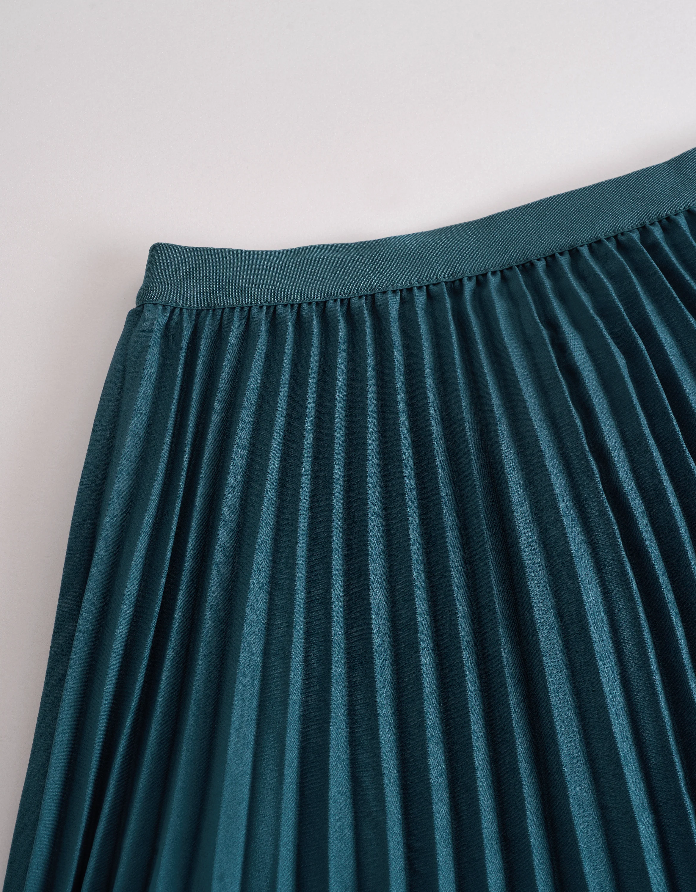 Elastic Waist Pleated Midi Skirt - Image 5
