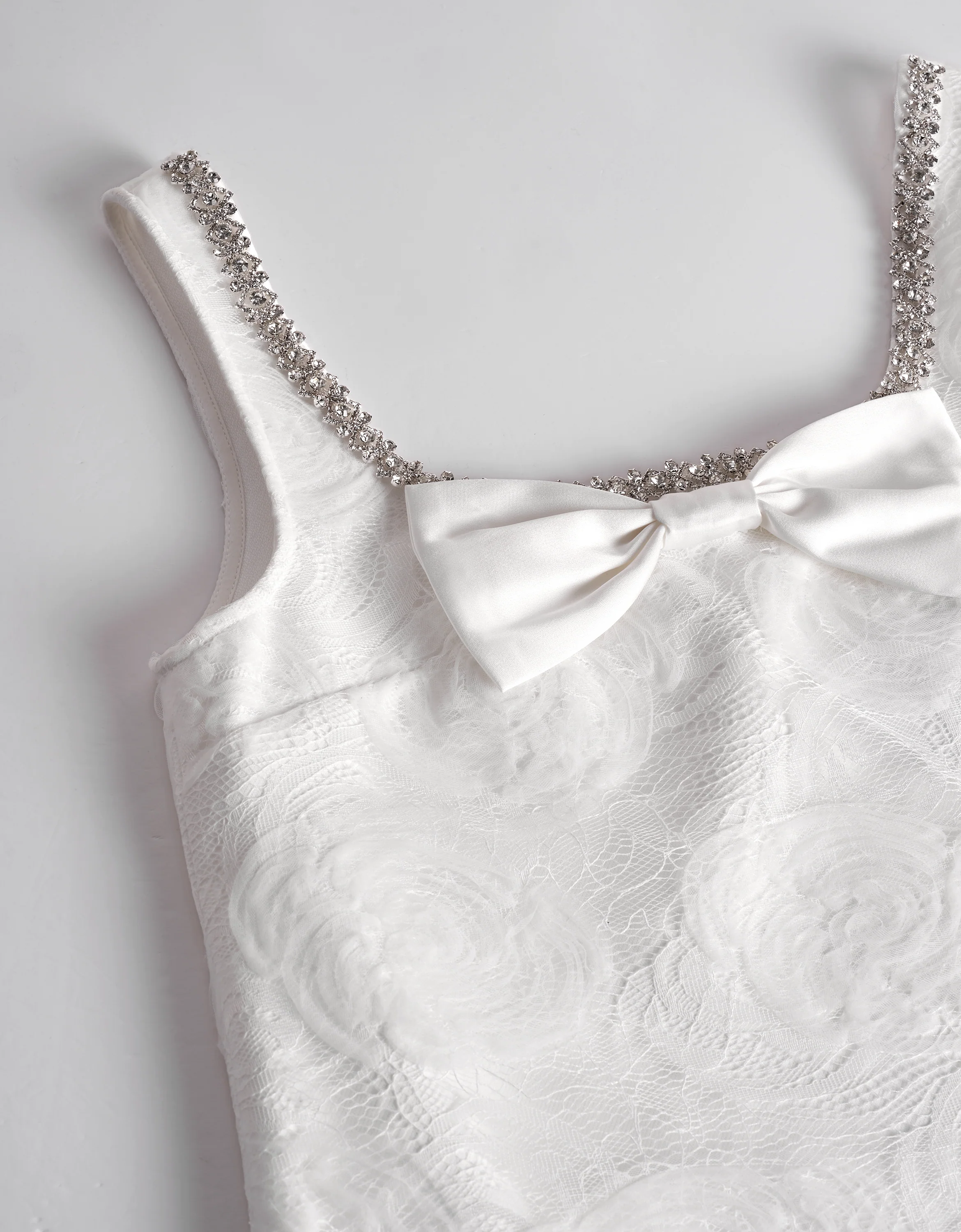 Embellished Neck Short Lace Dress - Image 10