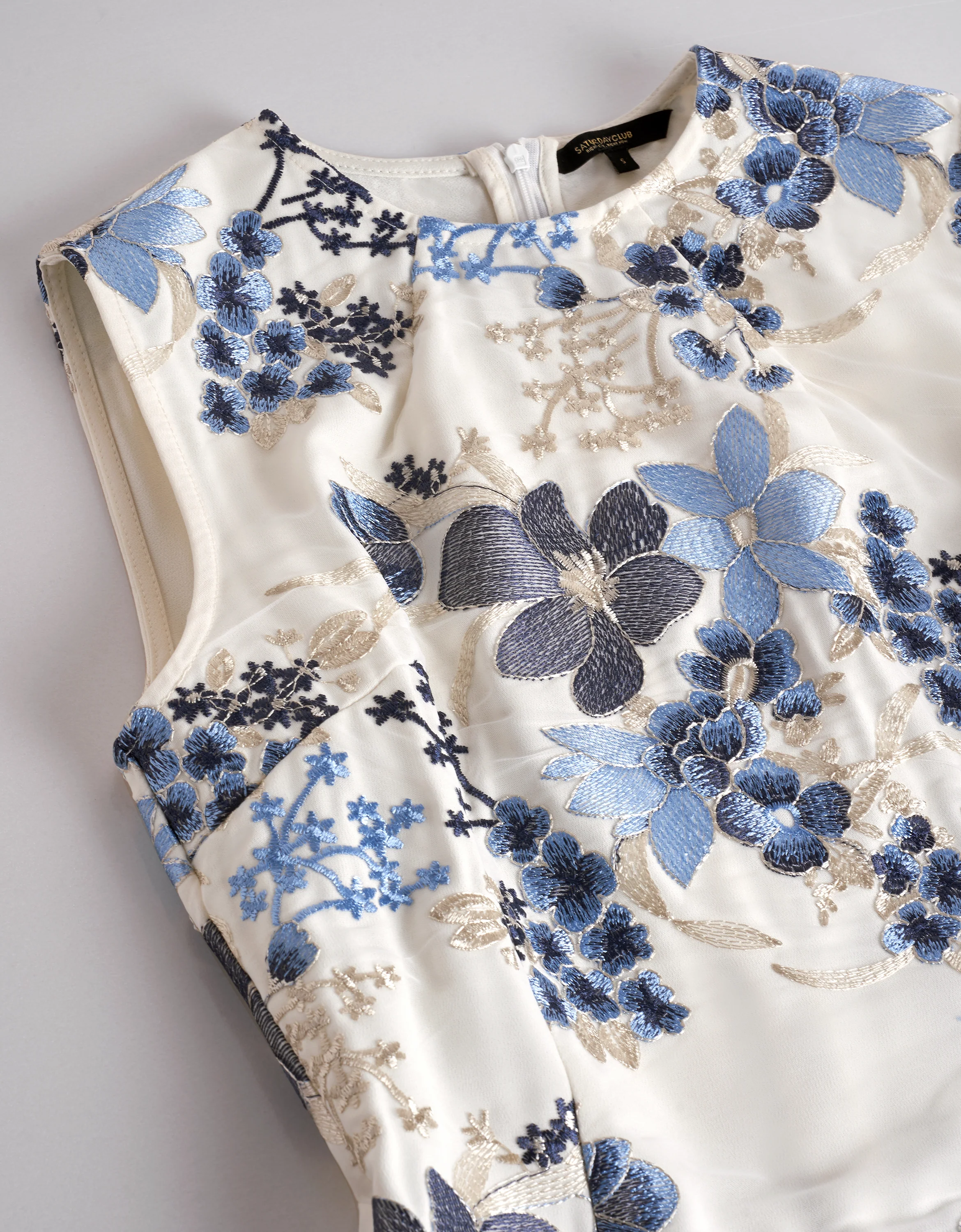 Floral Embroidery Round Neck Sleeveless Dress - Image 7
