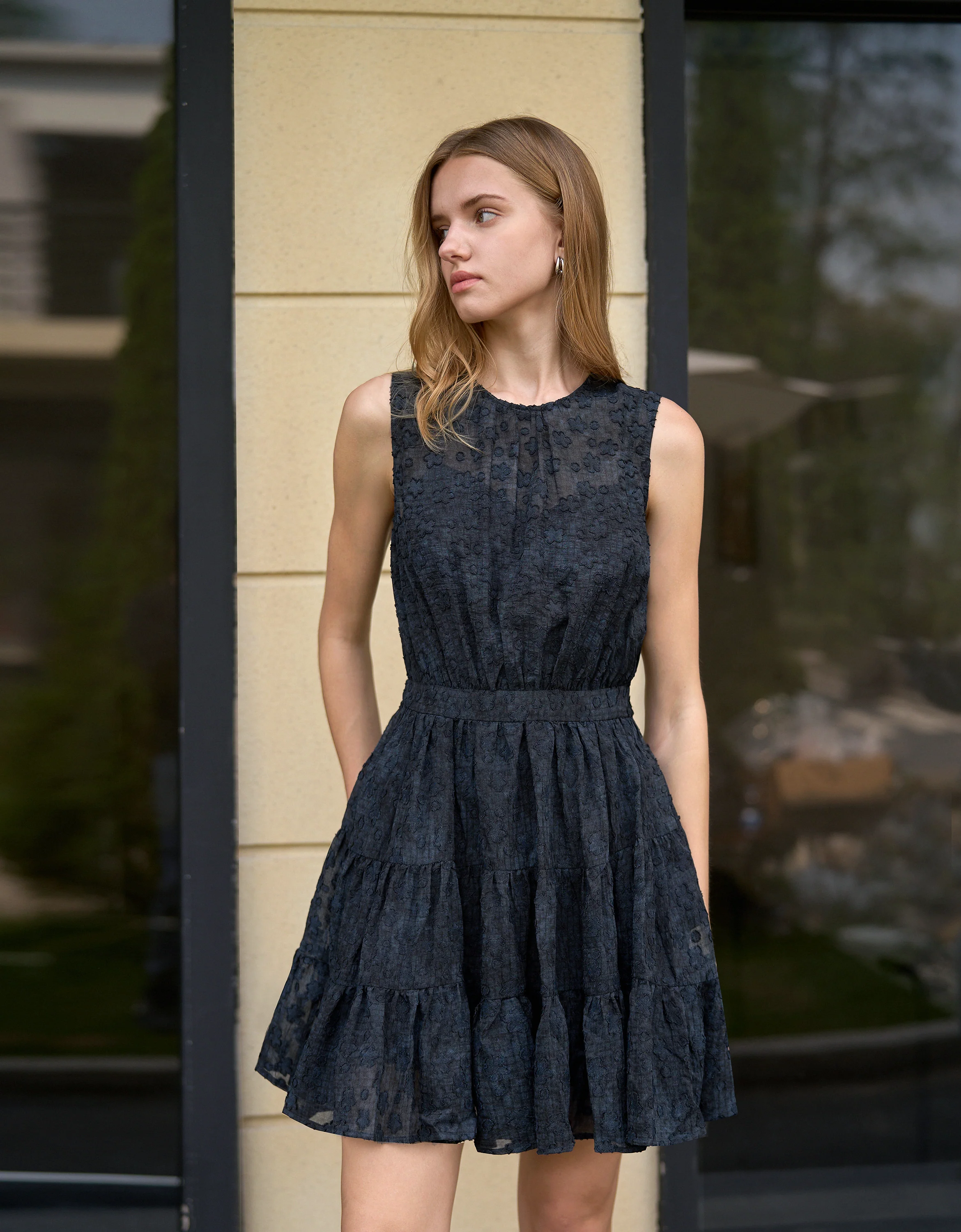 Floral Jacquard Tiered Skirt Sleeveless Dress