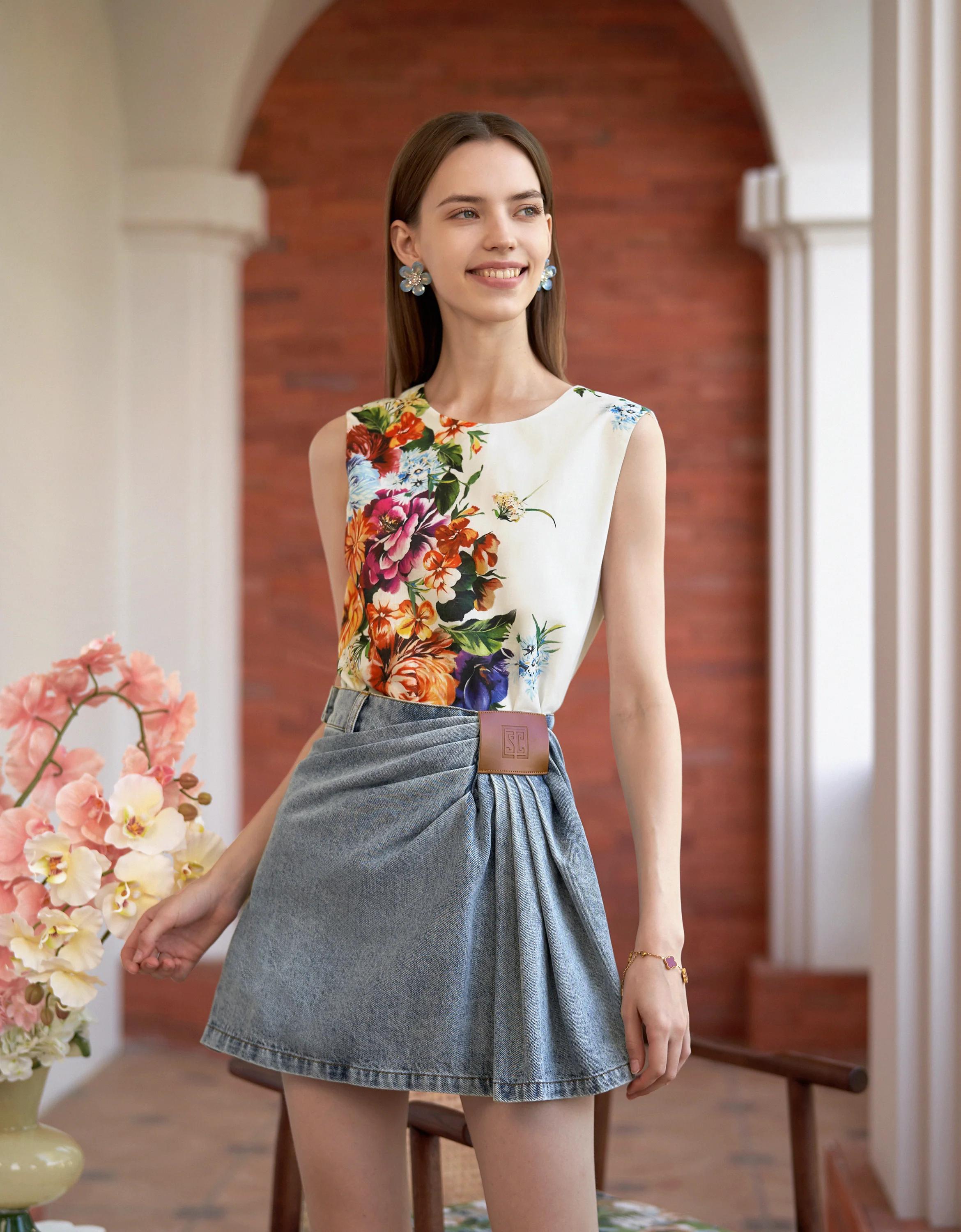 Floral Print Round Neck Sleeveless Top - Image 6