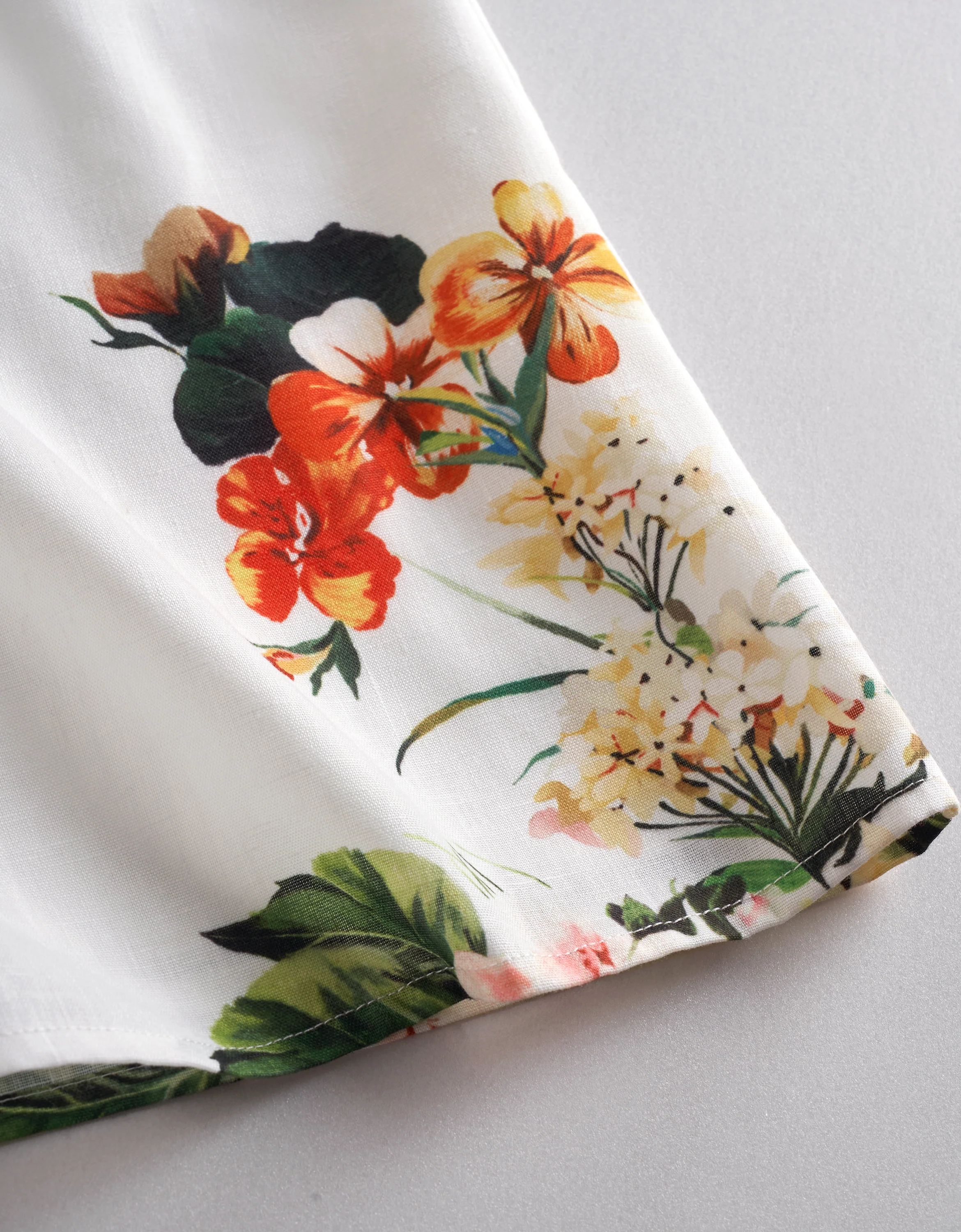 Floral Print Round Neck Sleeveless Top - Image 9