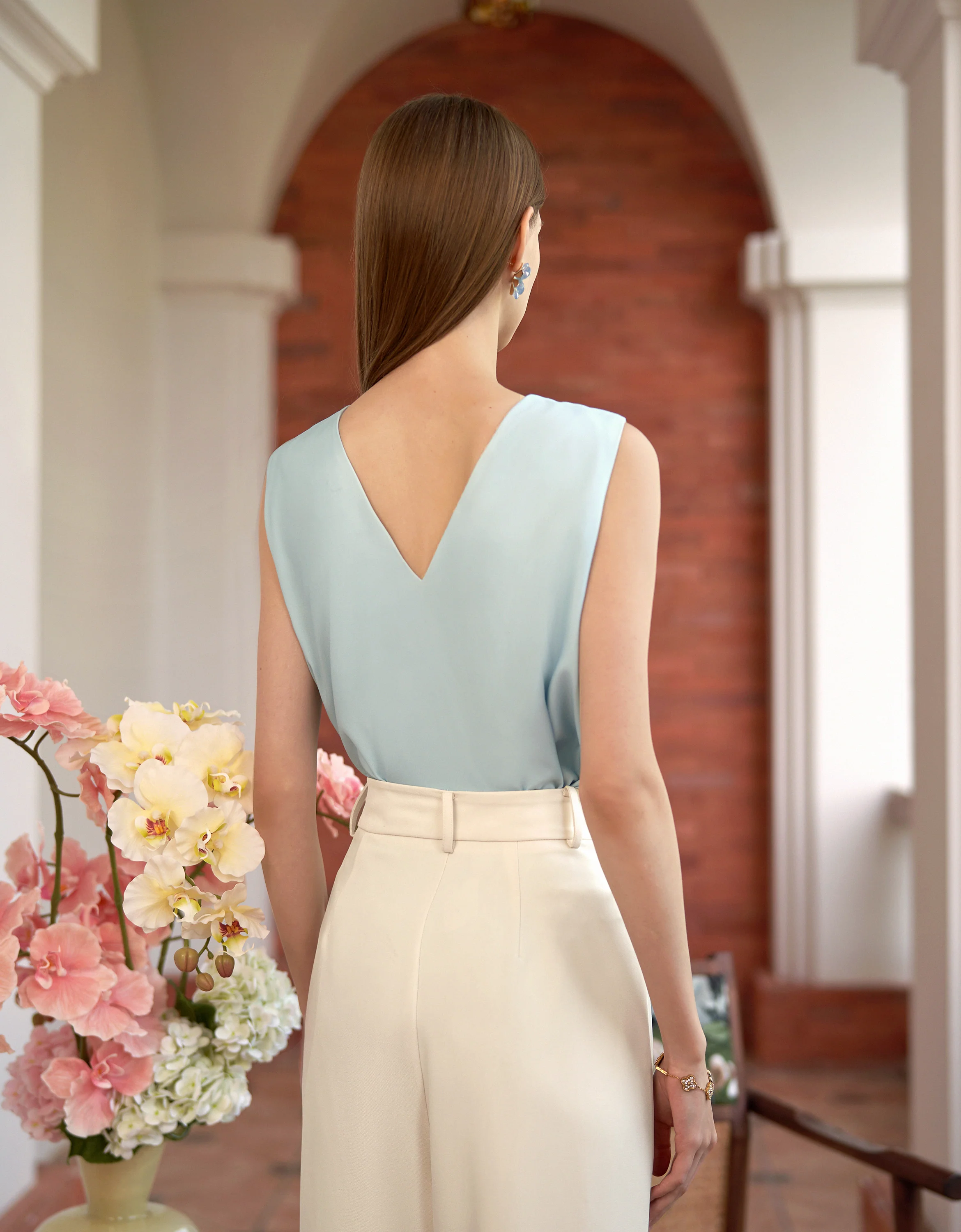 Floral Print Sleeveless Round Neck Top - Image 2