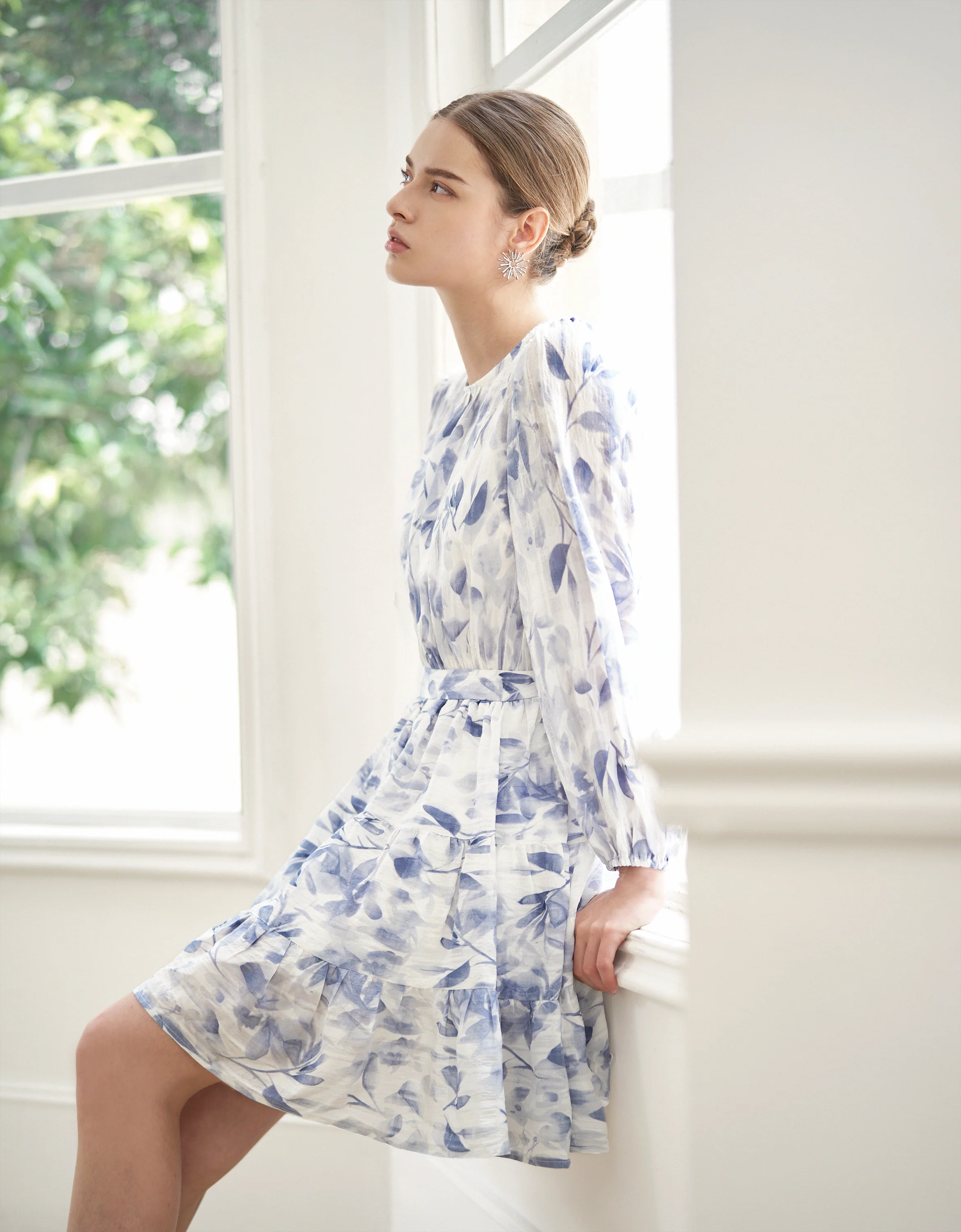 Floral Print Tiered Skirt Long Sleeve Dress - Image 2