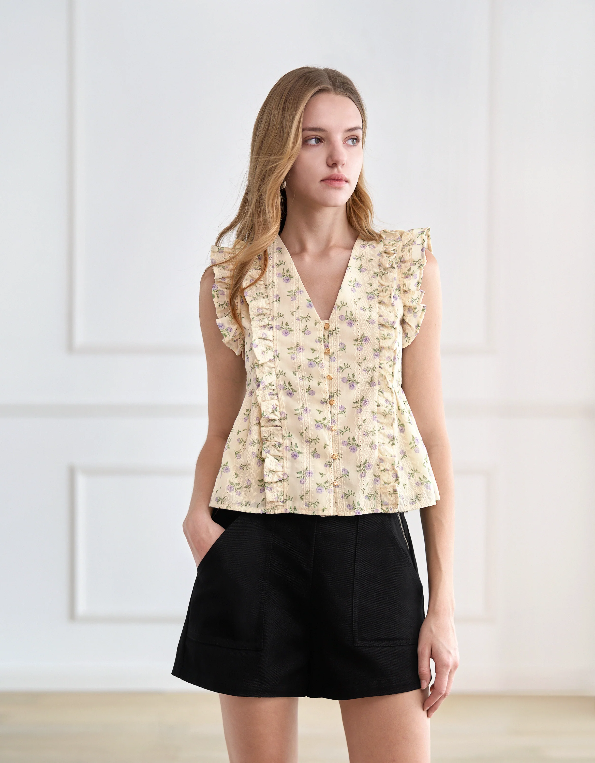 Floral Print V-neck Ruffled Top
