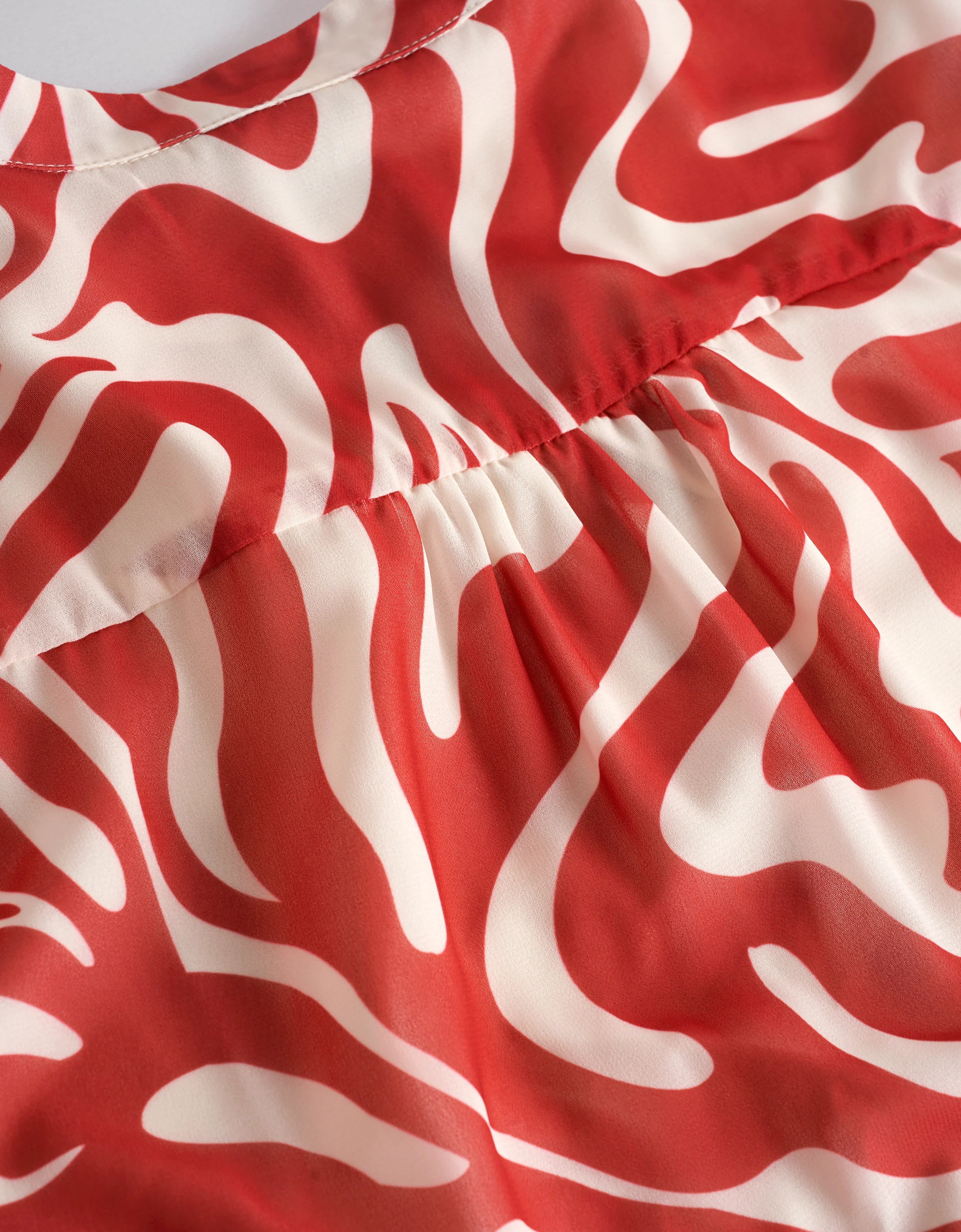 Geometric Print Ruffled Hem V-neck Dress - Image 6