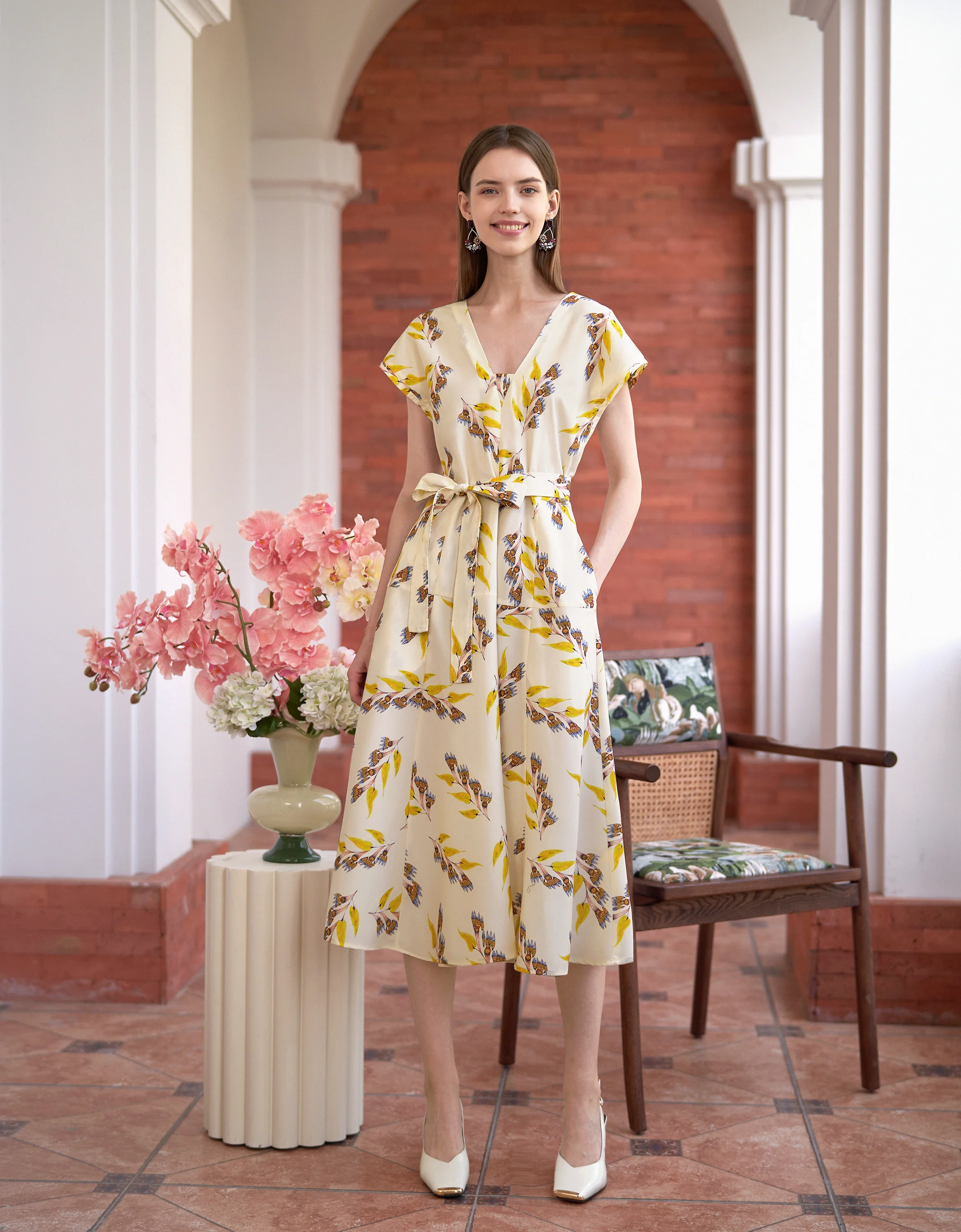 Leaf Print V-neck Midi Dress - Image 4