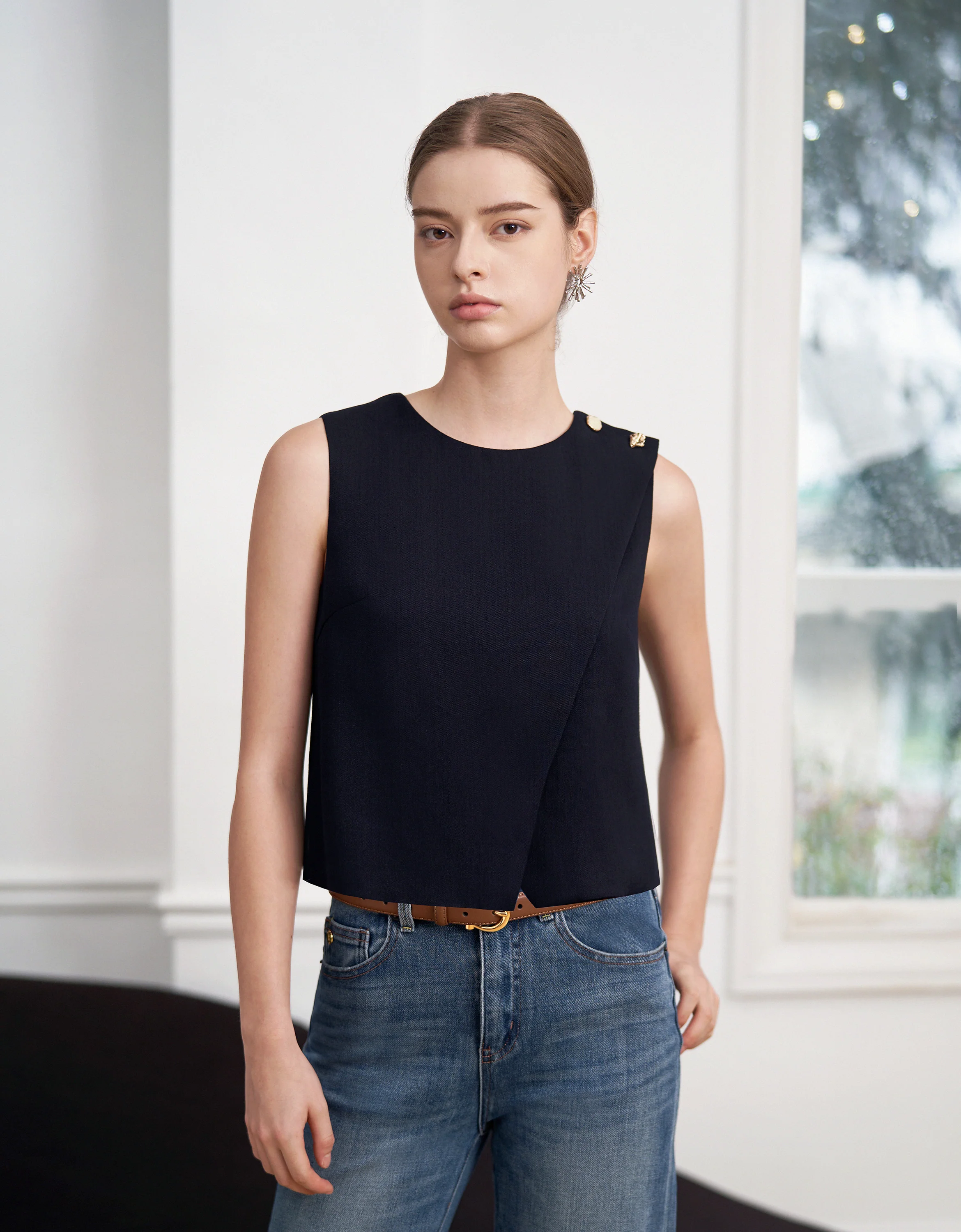 Linen-blend Layered Front Shoulder Button Crop Top - Image 10
