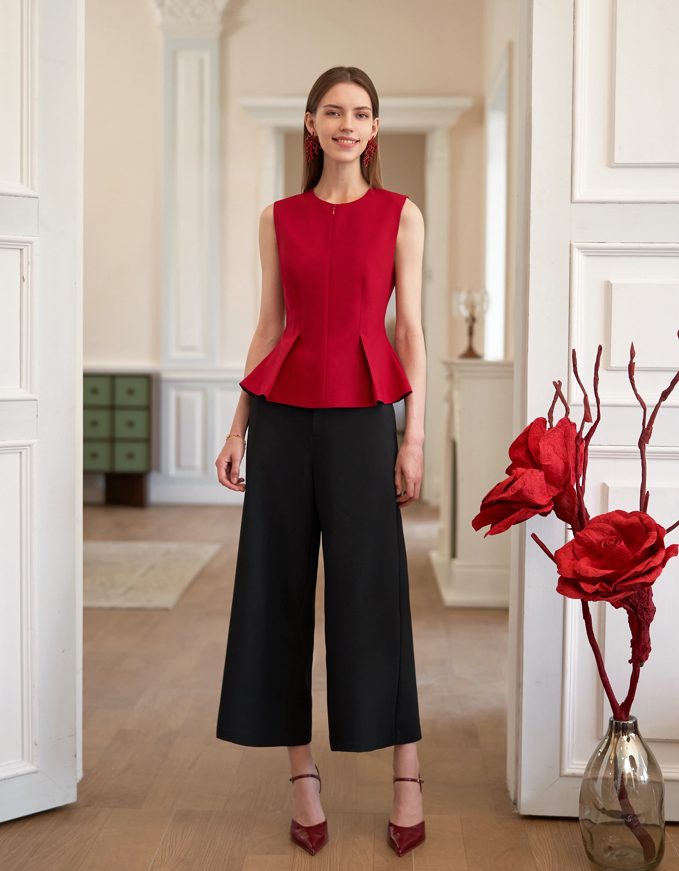 Notched Neckline Pleated Hem Sleeveless Top