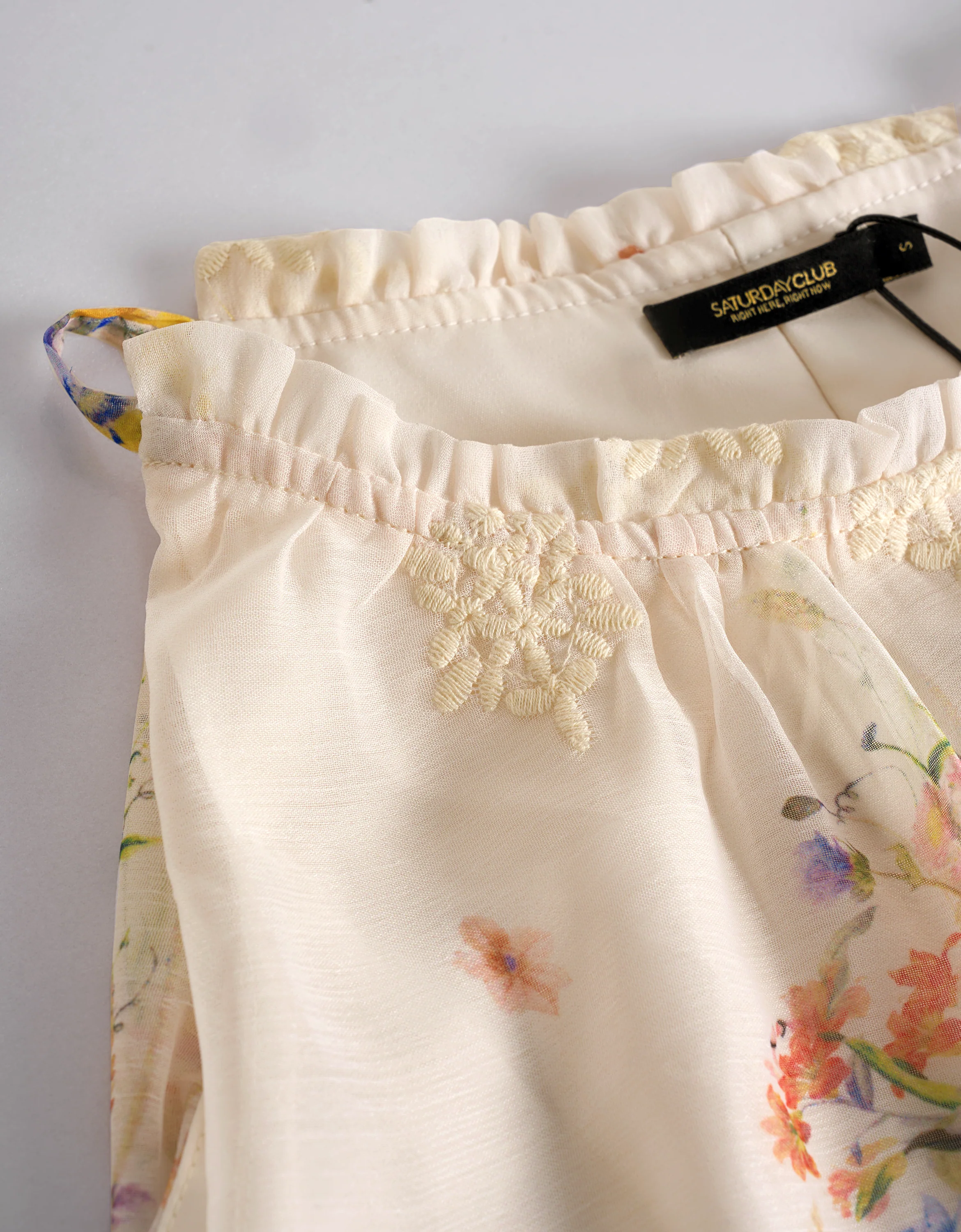 Placement Floral Embroidery Halterneck Sleeveless Top - Image 9