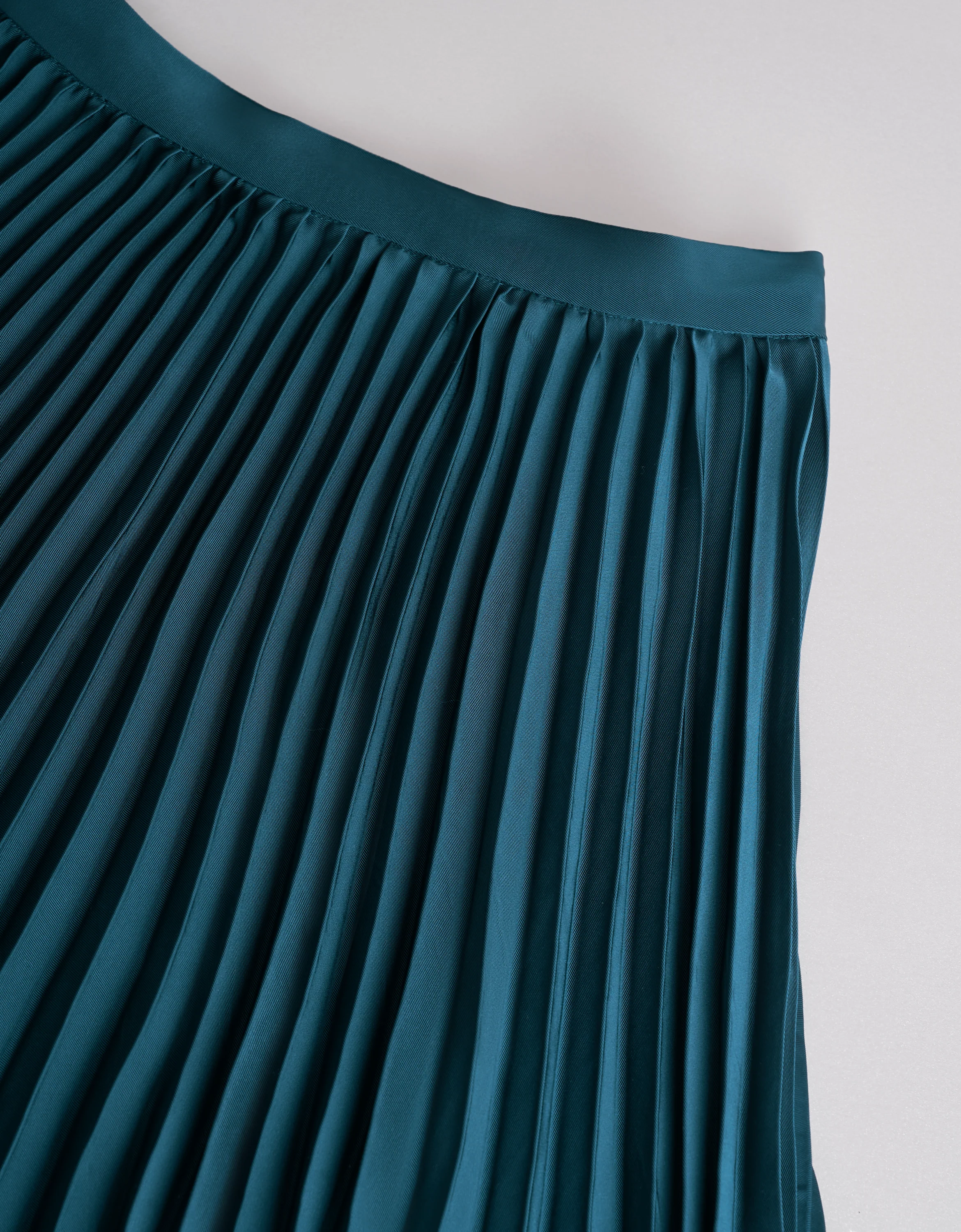 Pleated Midi Fishtail Skirt - Image 13