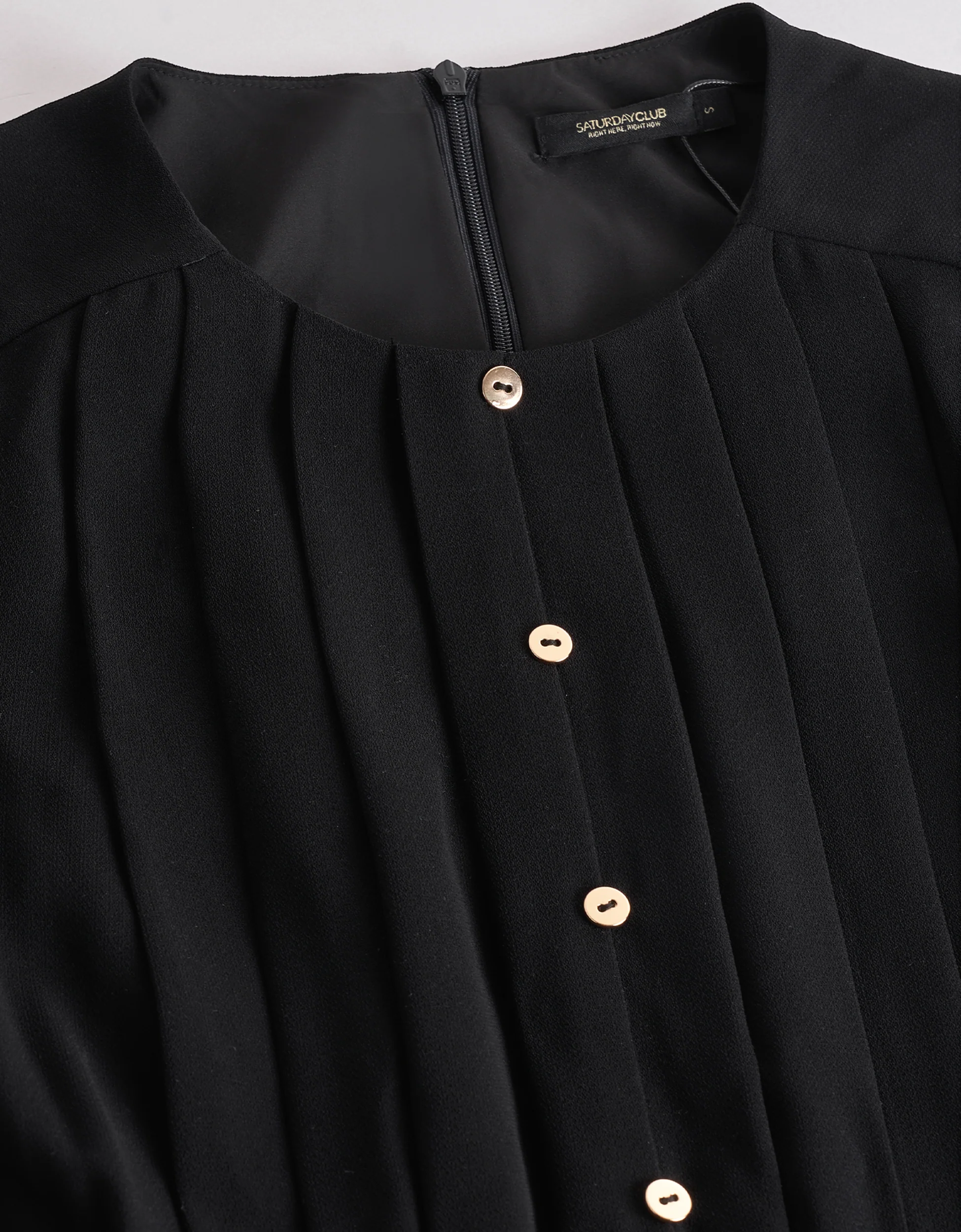 Round Neck Sleeveless Pleated Dress - Image 5