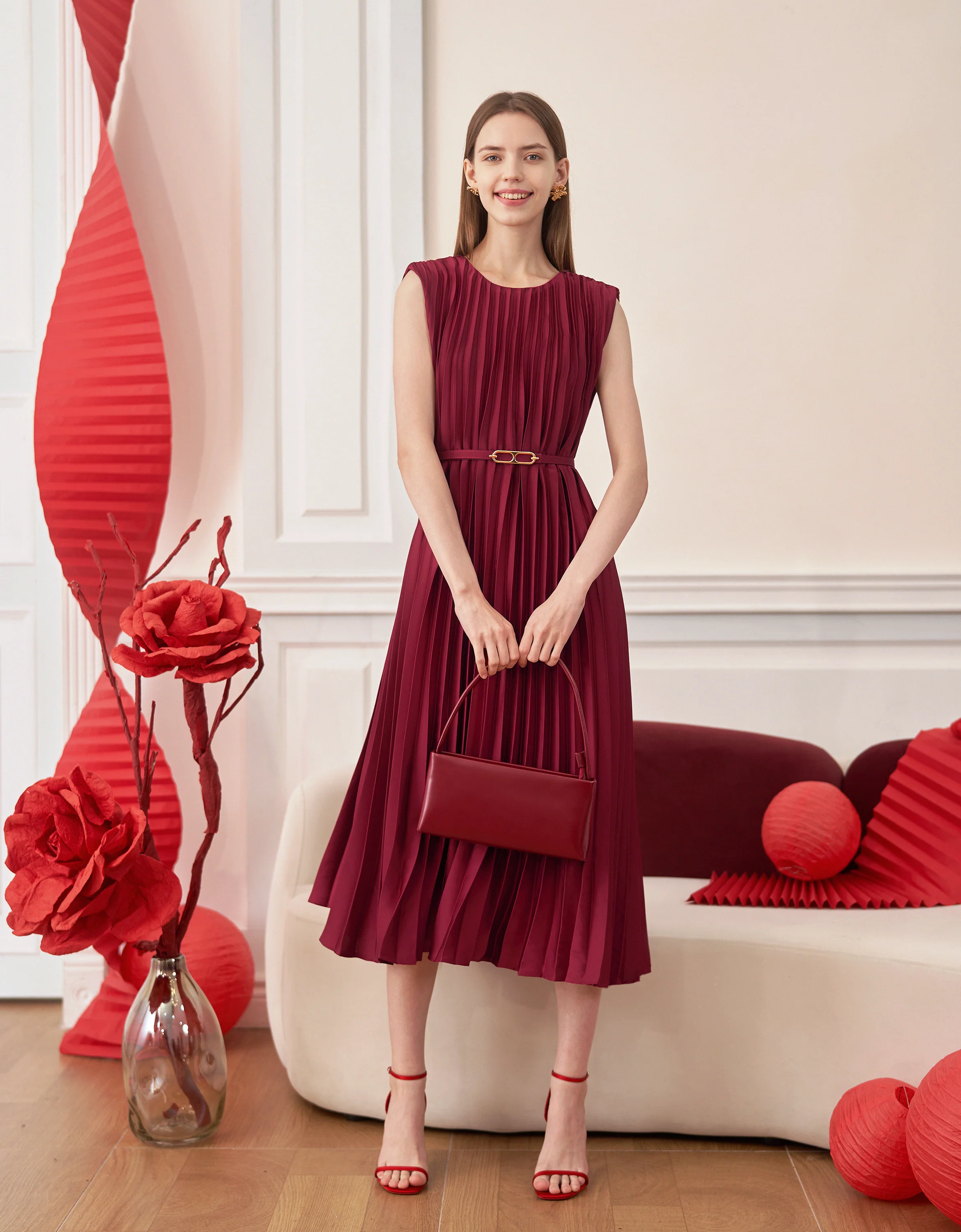 Round Neck Sleeveless Pleated Dress