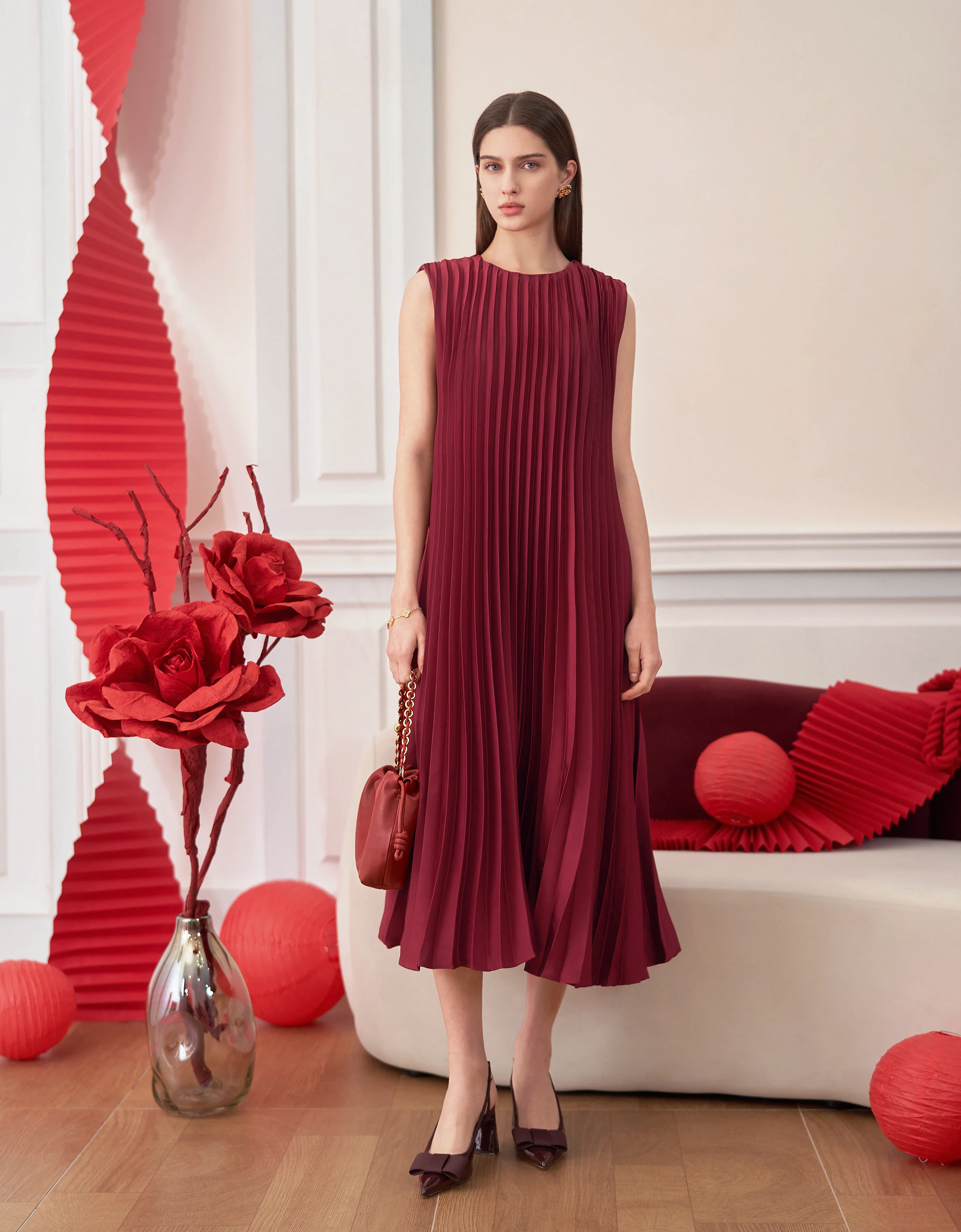 Round Neck Sleeveless Pleated Dress - Image 3