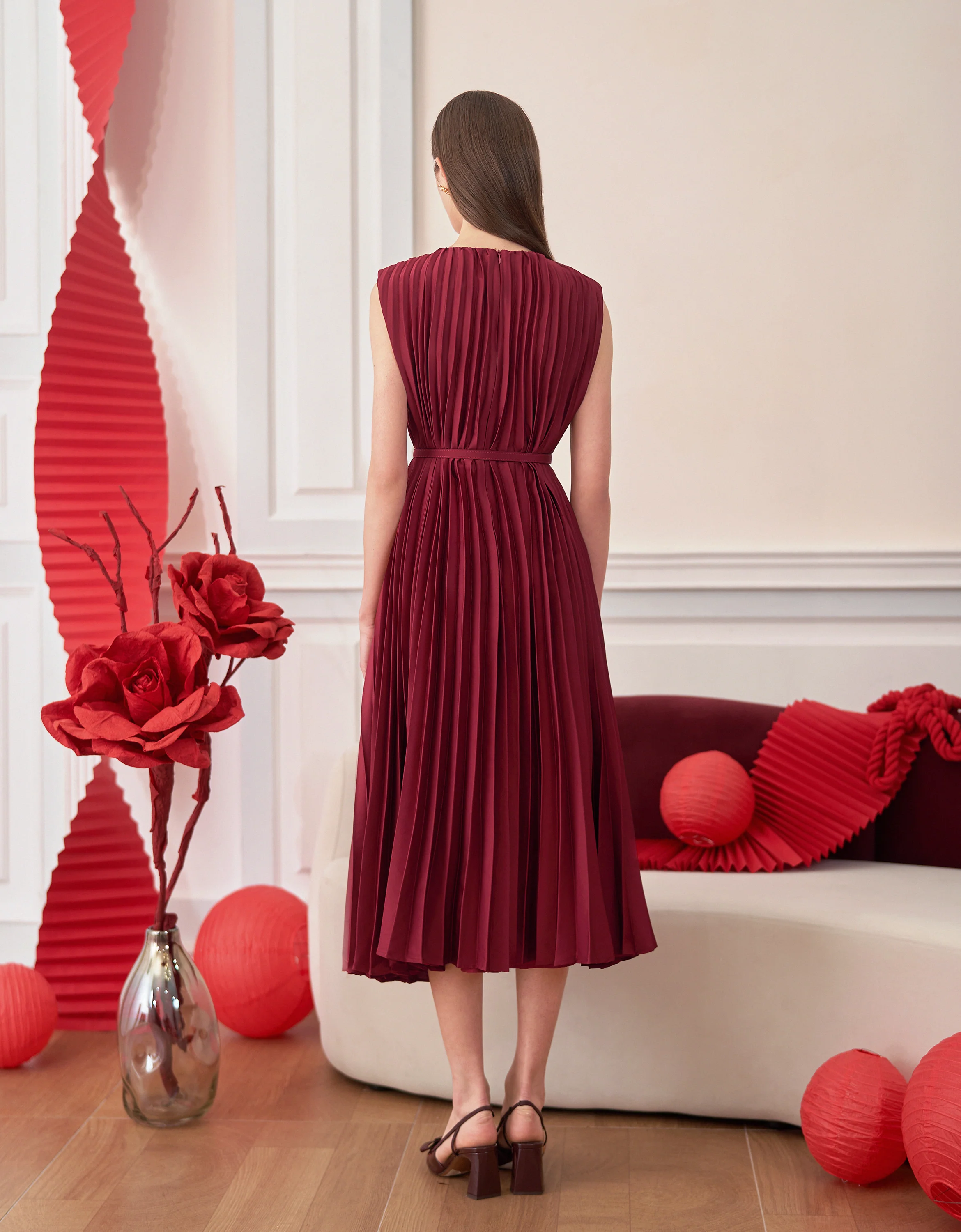 Round Neck Sleeveless Pleated Dress - Image 5