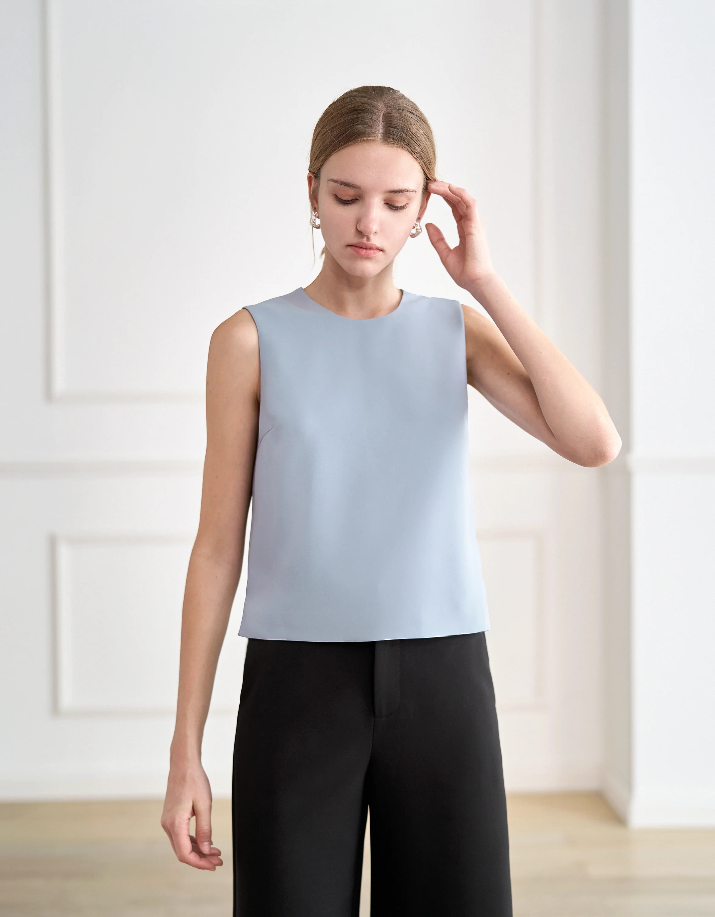 Round Neck Sleeveless Top - Image 21