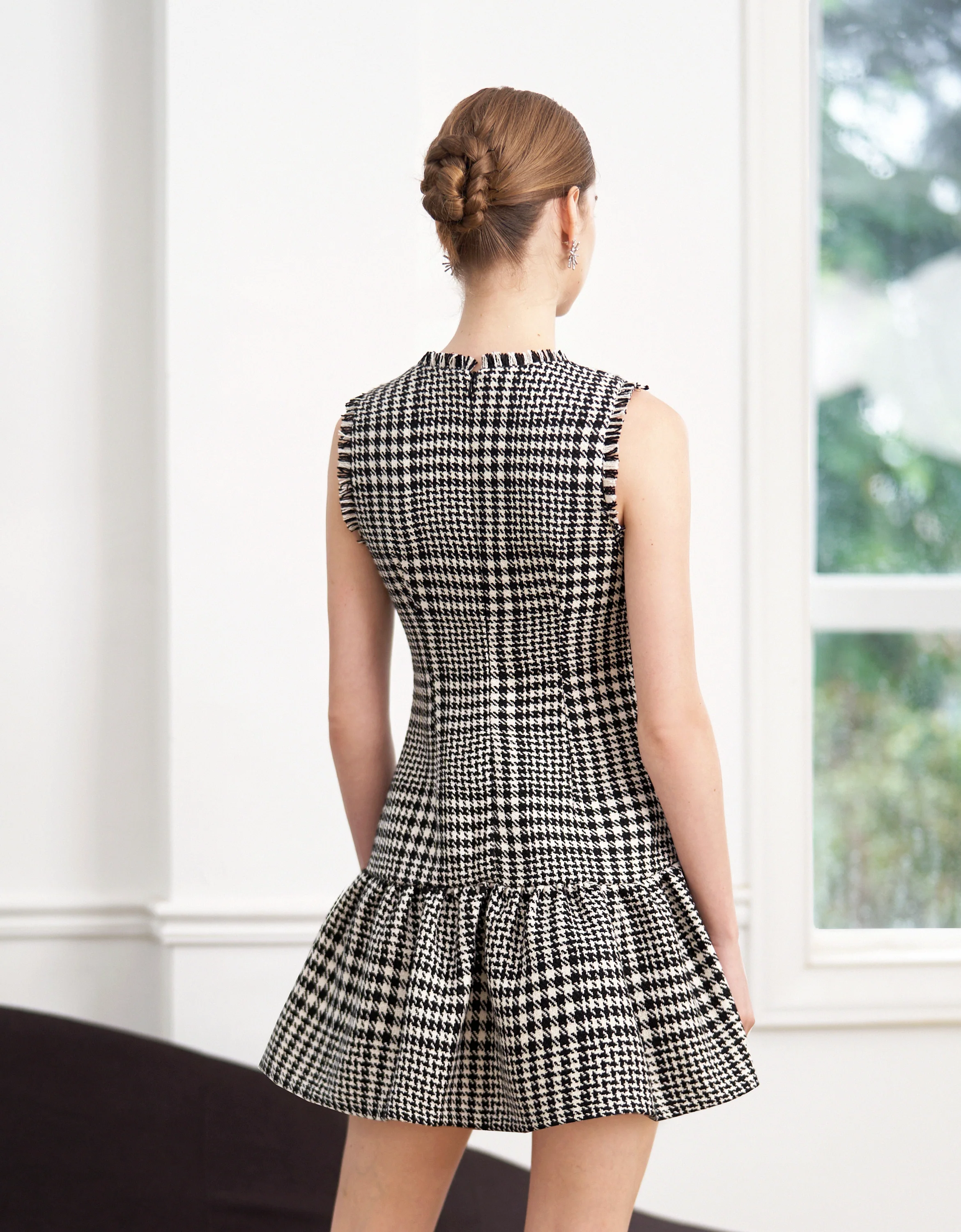 Ruffled Hem Plaid Houndstooth Sleeveless Dress - Image 4