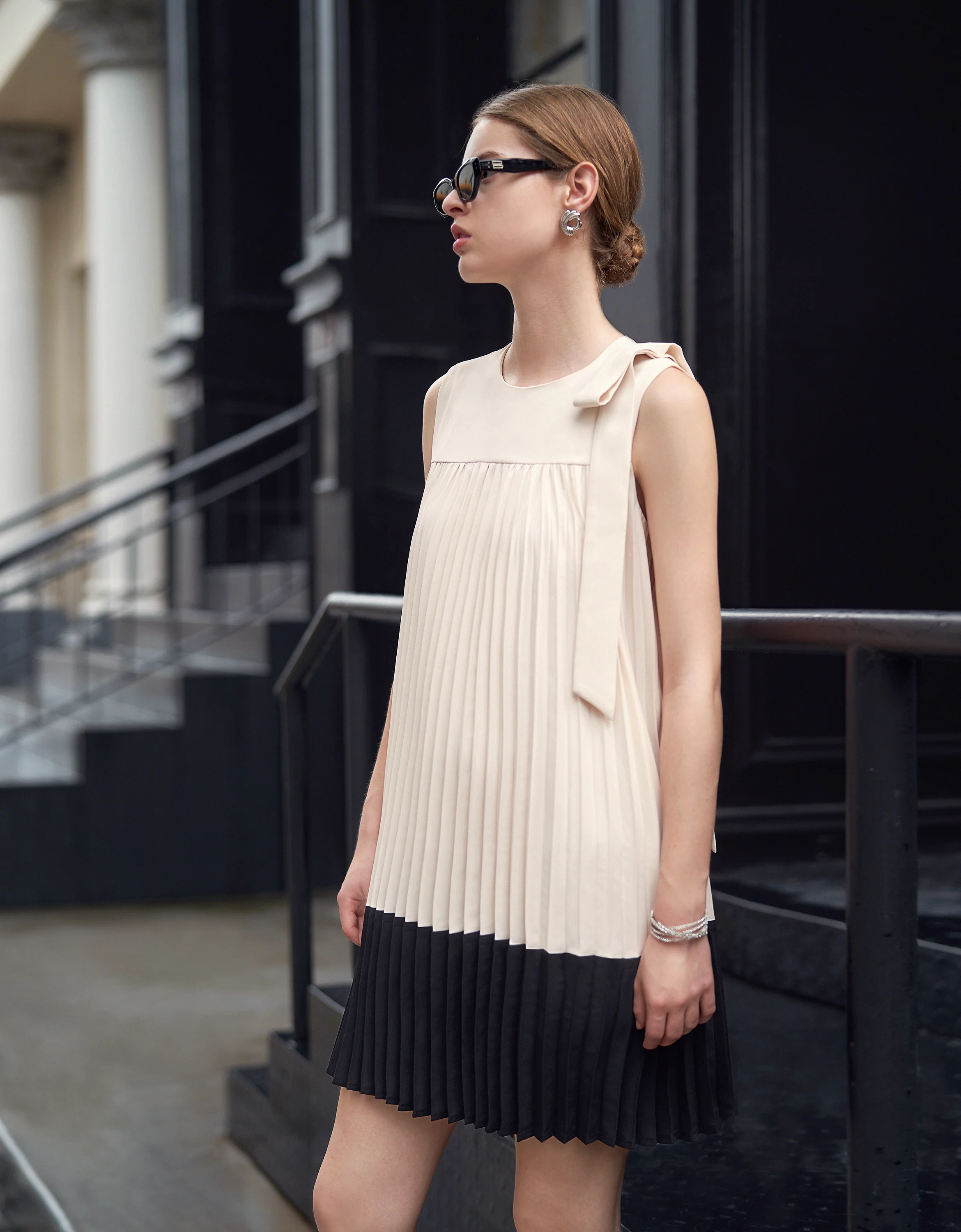 Shoulder Bow Contrast Hem Pleated Dress - Image 11
