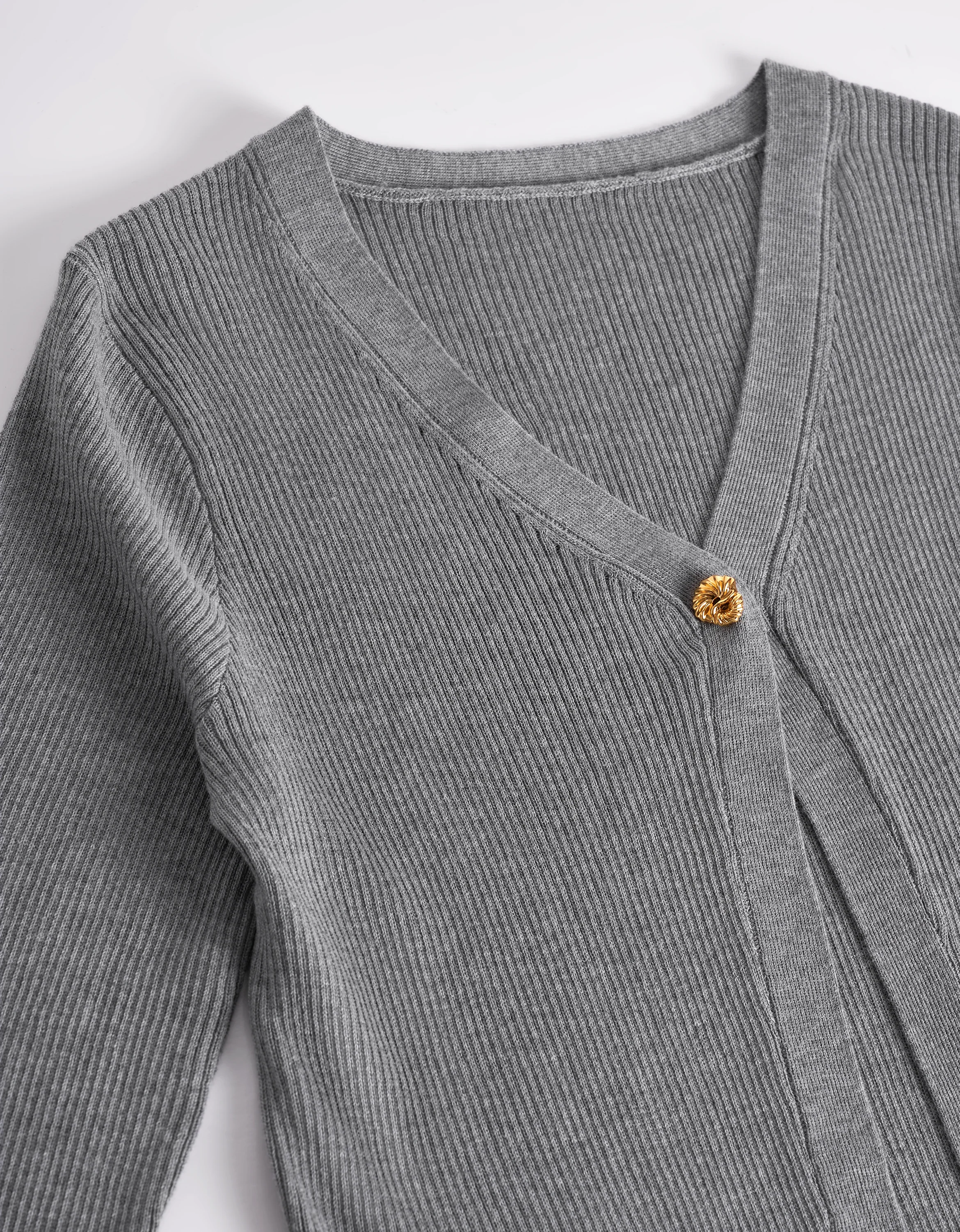 Slim Fit V-neck Long Sleeve Cardigan - Image 15