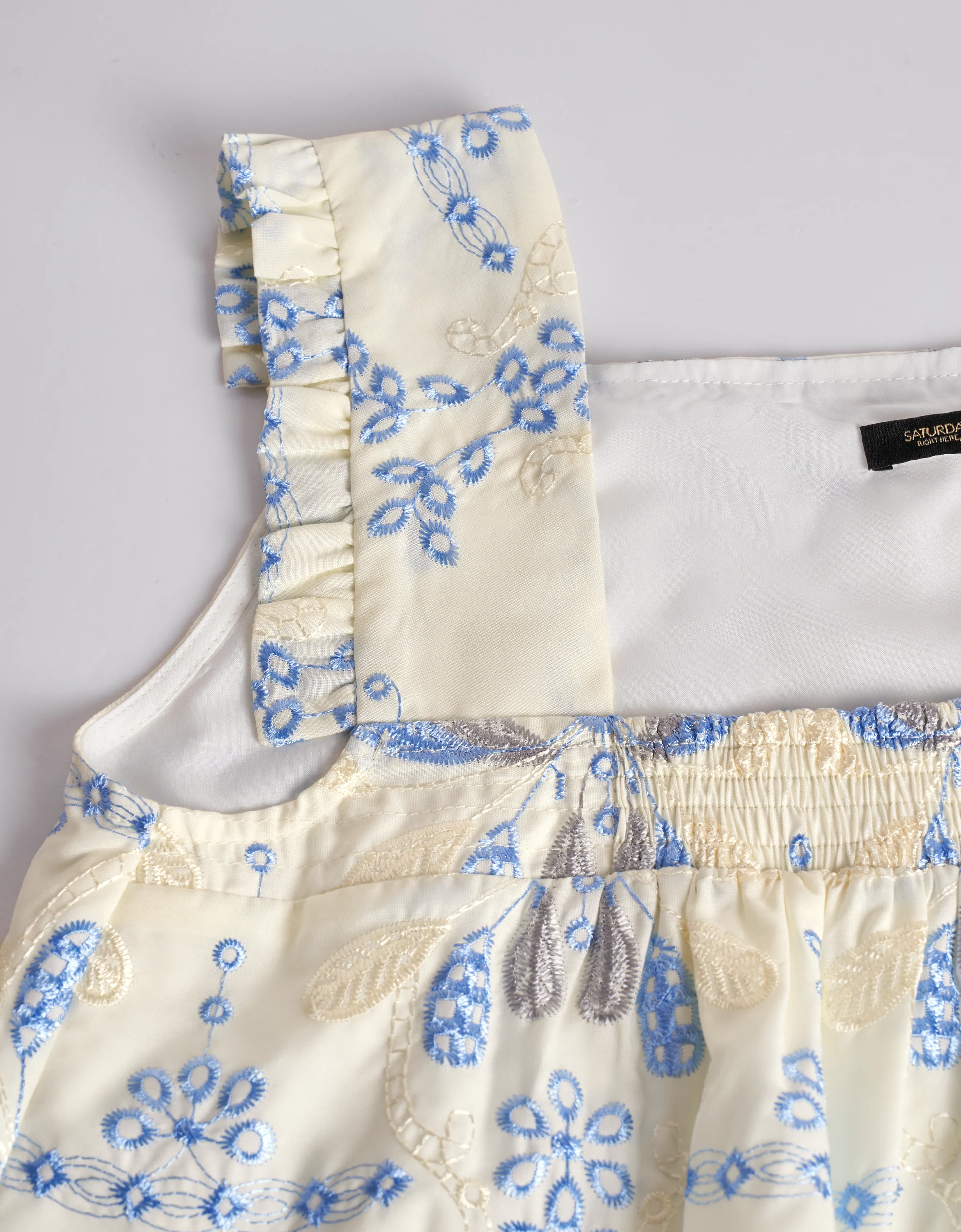 Two-tone Embroidered Sleeveless Top - Image 7