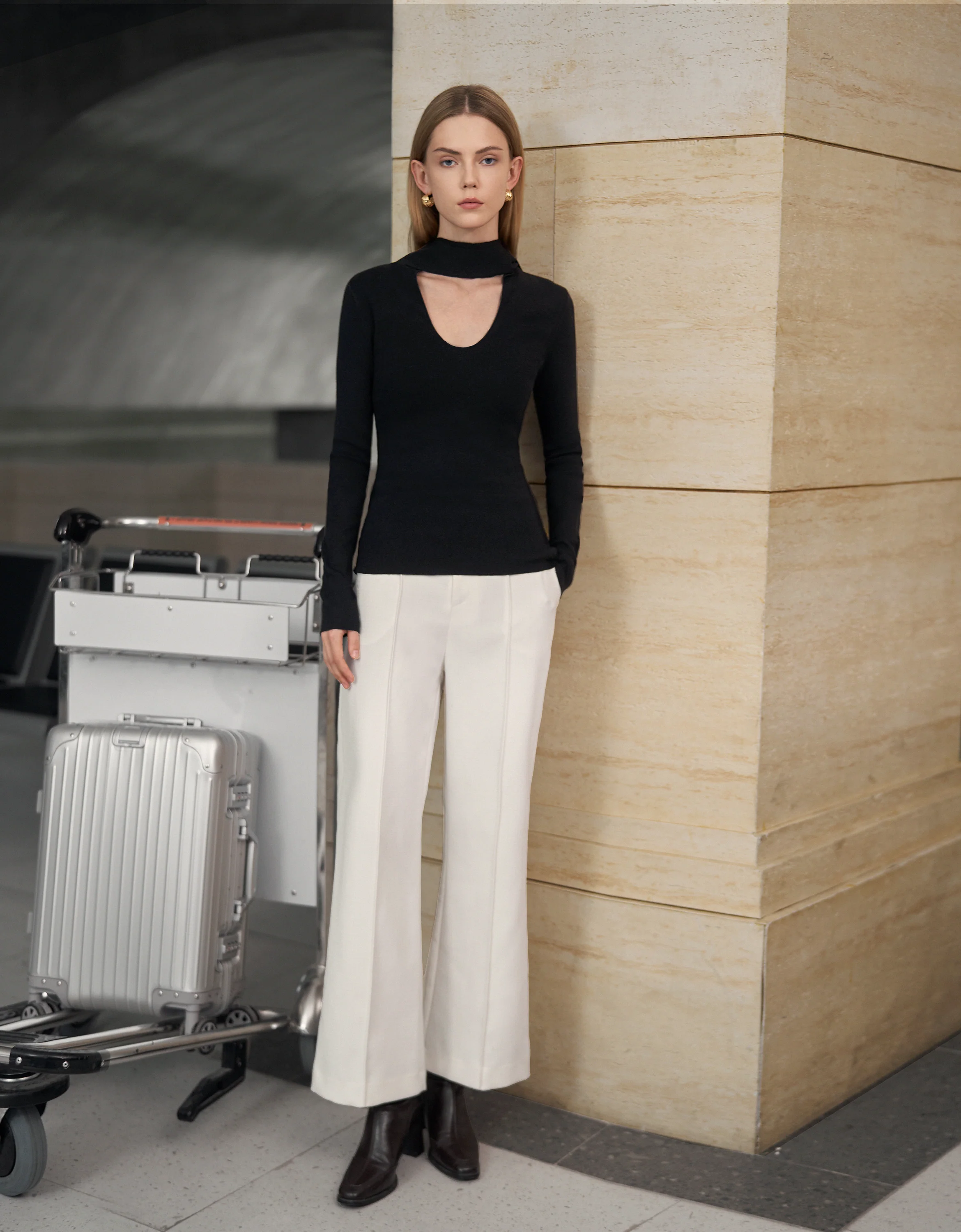 U-neck Long Sleeve Knit Top - Image 10
