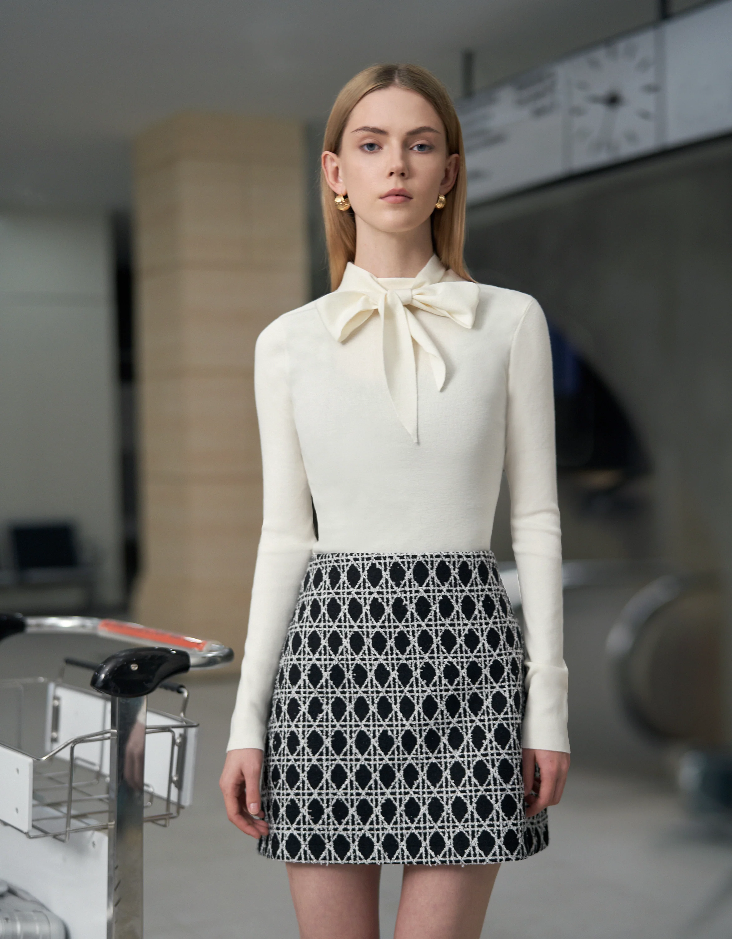 U-neck Long Sleeve Knit Top - Image 4