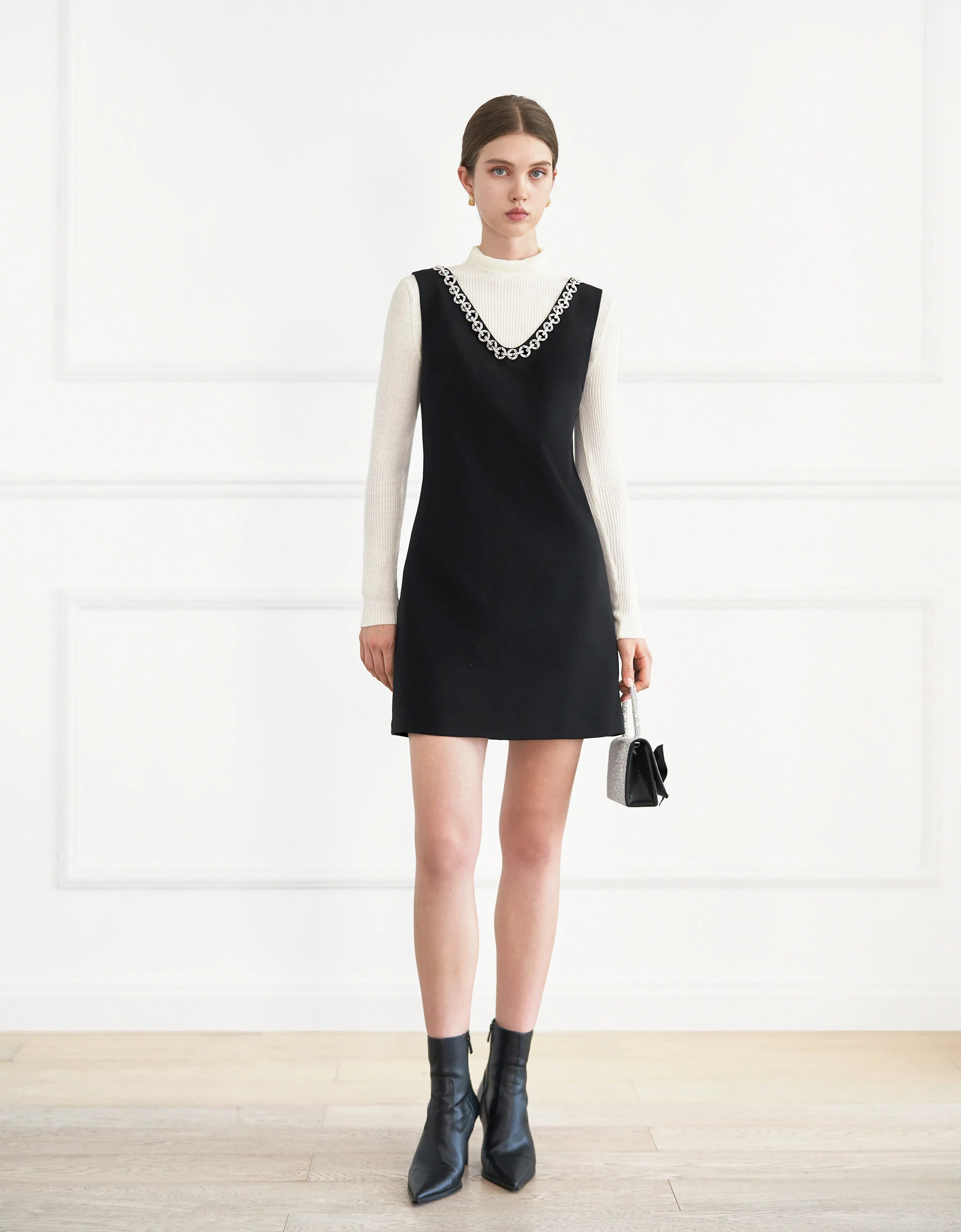 V-neck Embellished Sleeveless Dress - Image 23