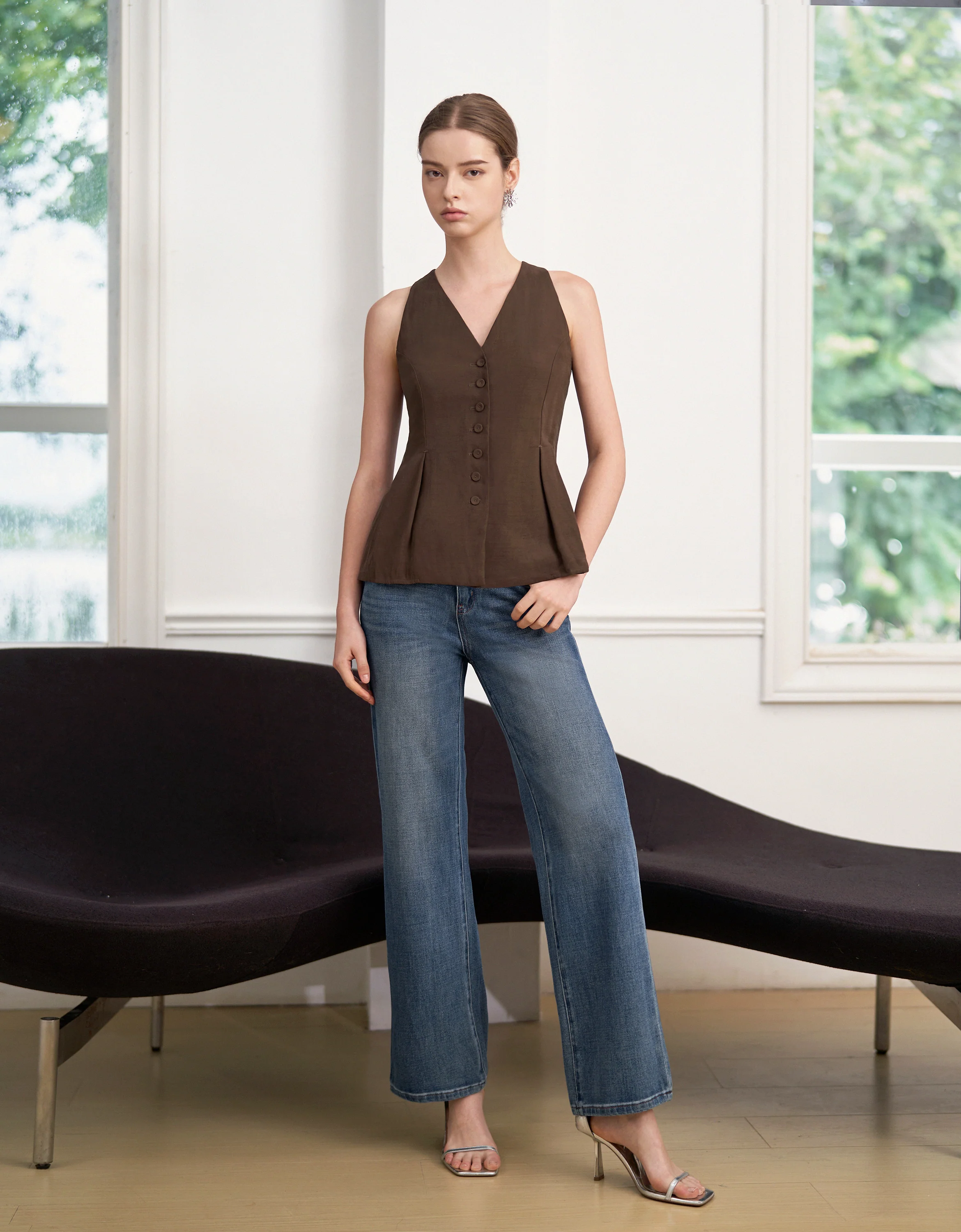 V-neck Flared Hem Sleeveless Top - Image 2
