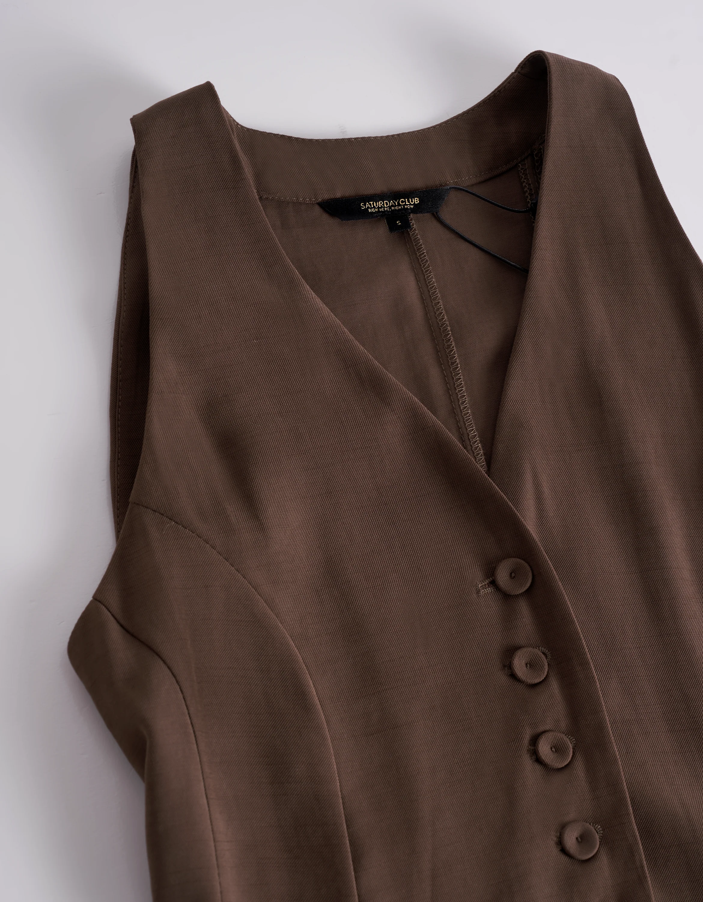 V-neck Flared Hem Sleeveless Top - Image 4
