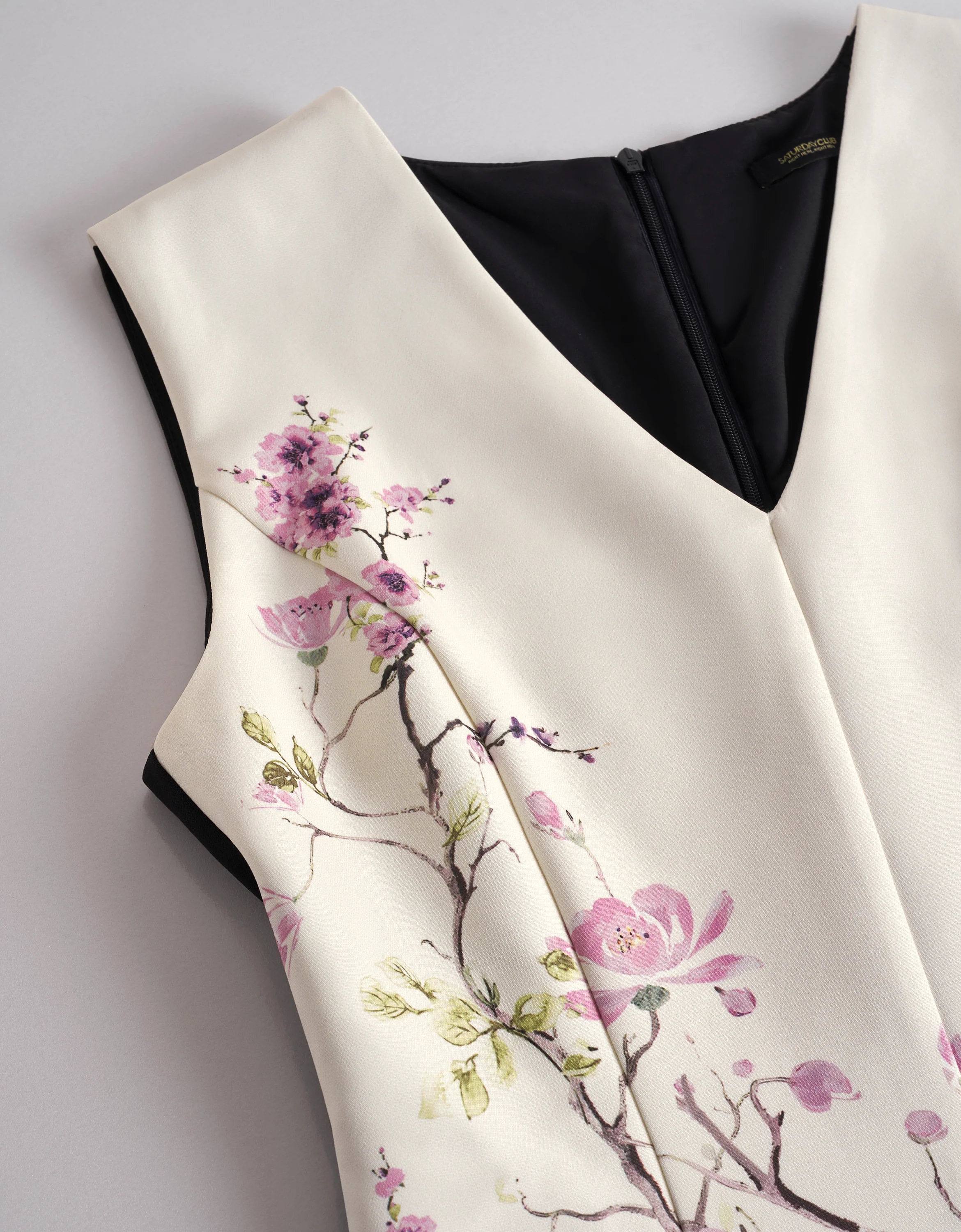 V-neck Sleeveless Floral Print Dress - Image 5