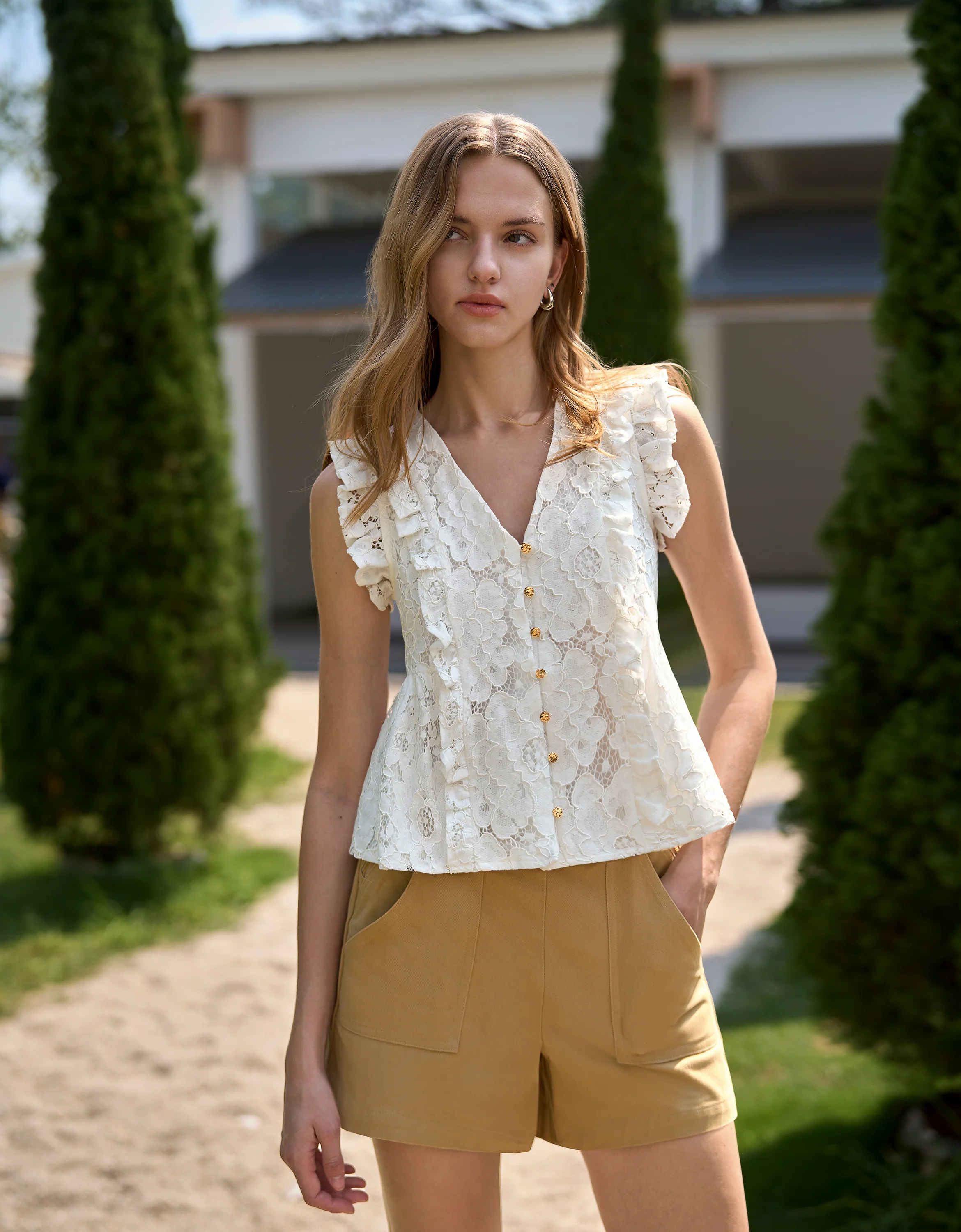 V-neck Sleeveless Ruffled Lace Top - Image 5