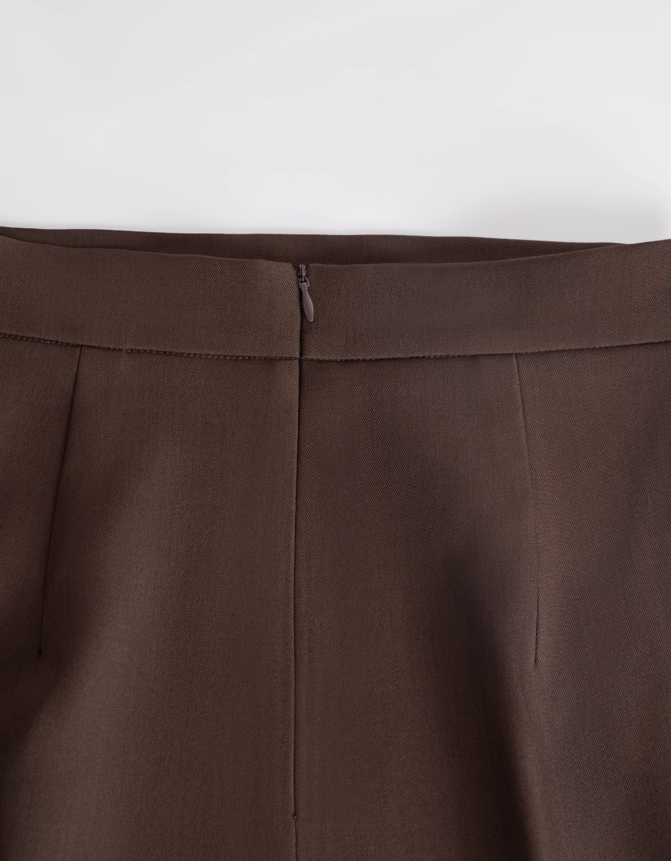V-shaped Buckle Hem Slit Midi Skirt - Image 16